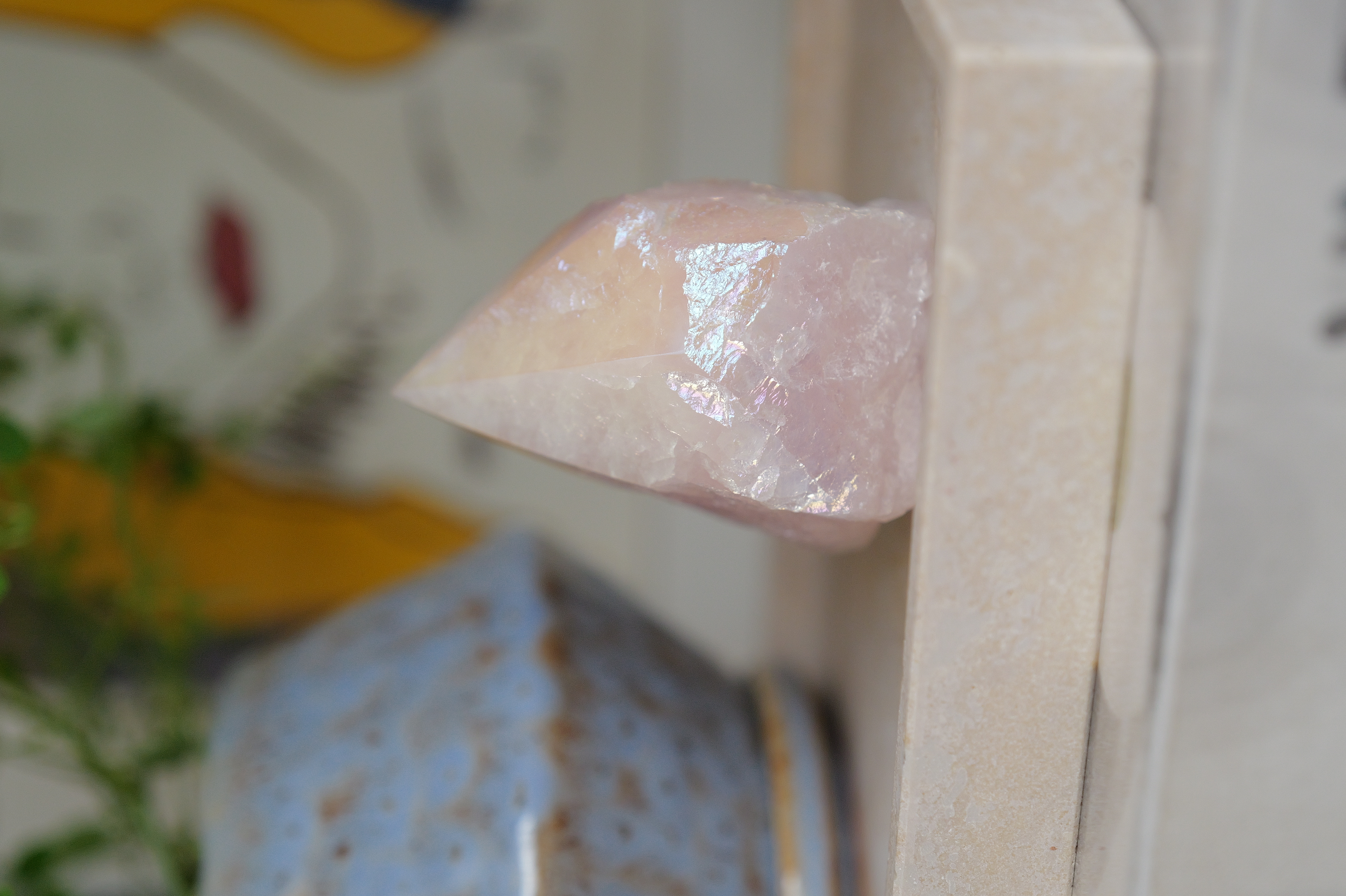 ༒6.9cm Aura粉水晶金字塔尖六角柱擺件༒ RQ*8039C20-RA30*222