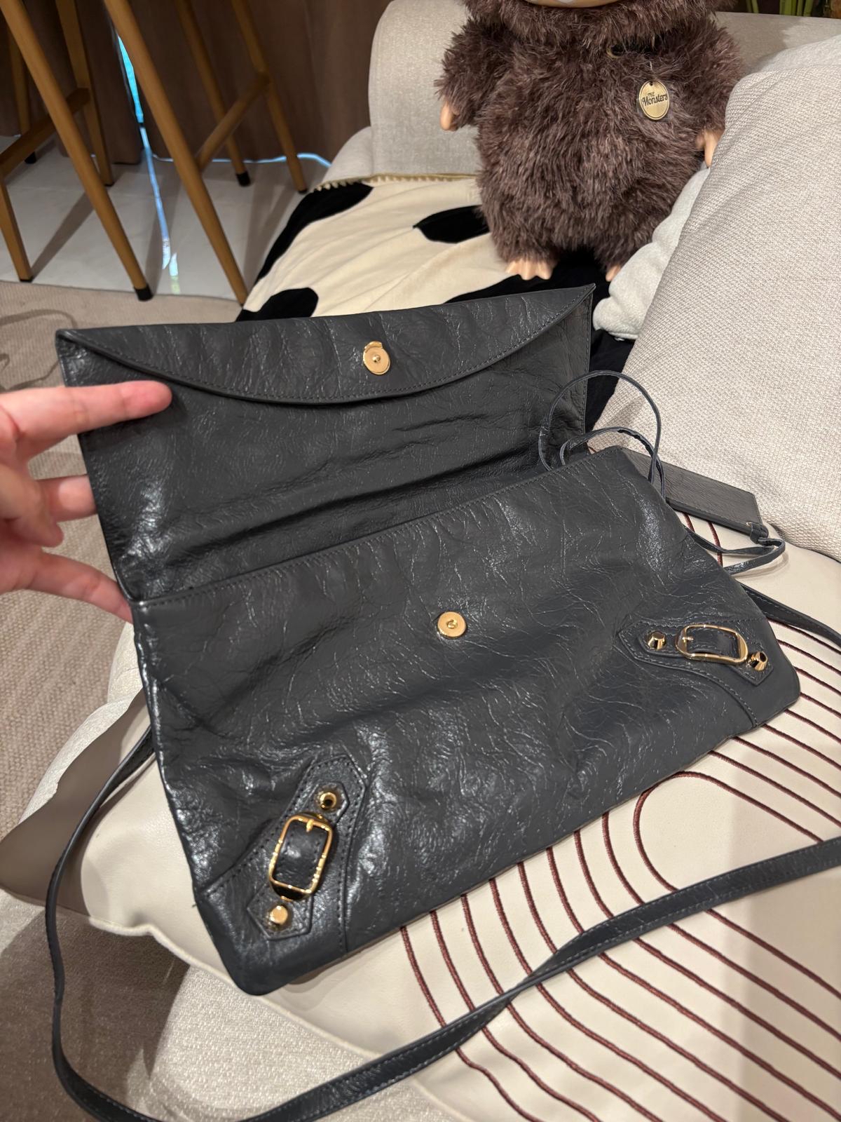Balenciaga crossbody bag,100%Authentic,98%New ✅Dust bag