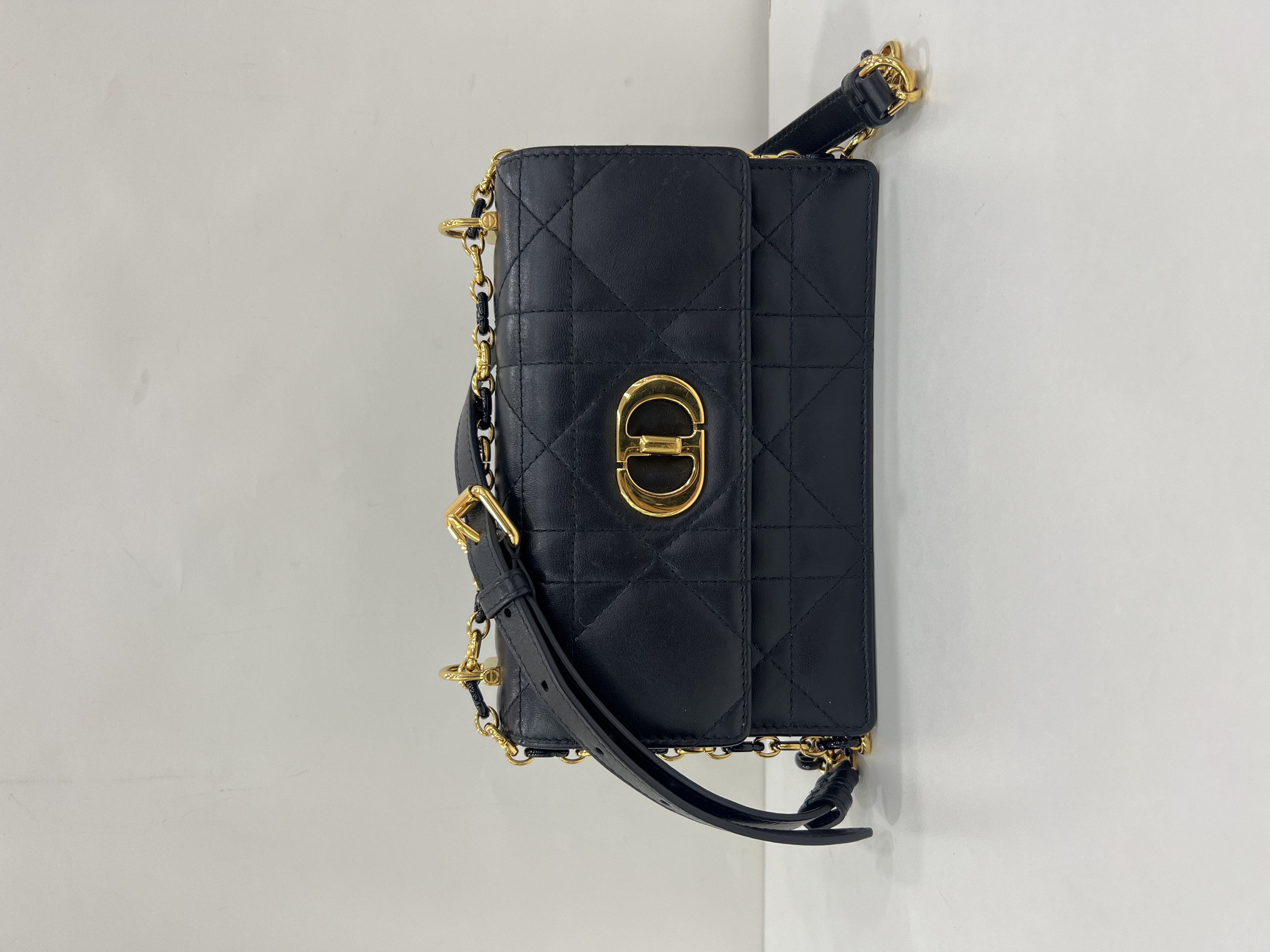 直播貨品 |  [1個-$100 2個-$300］E31