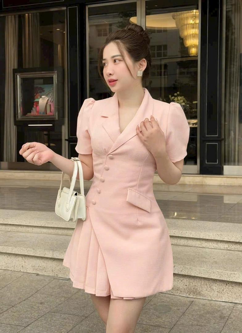 粉紅色迷你套装，西裝式設計