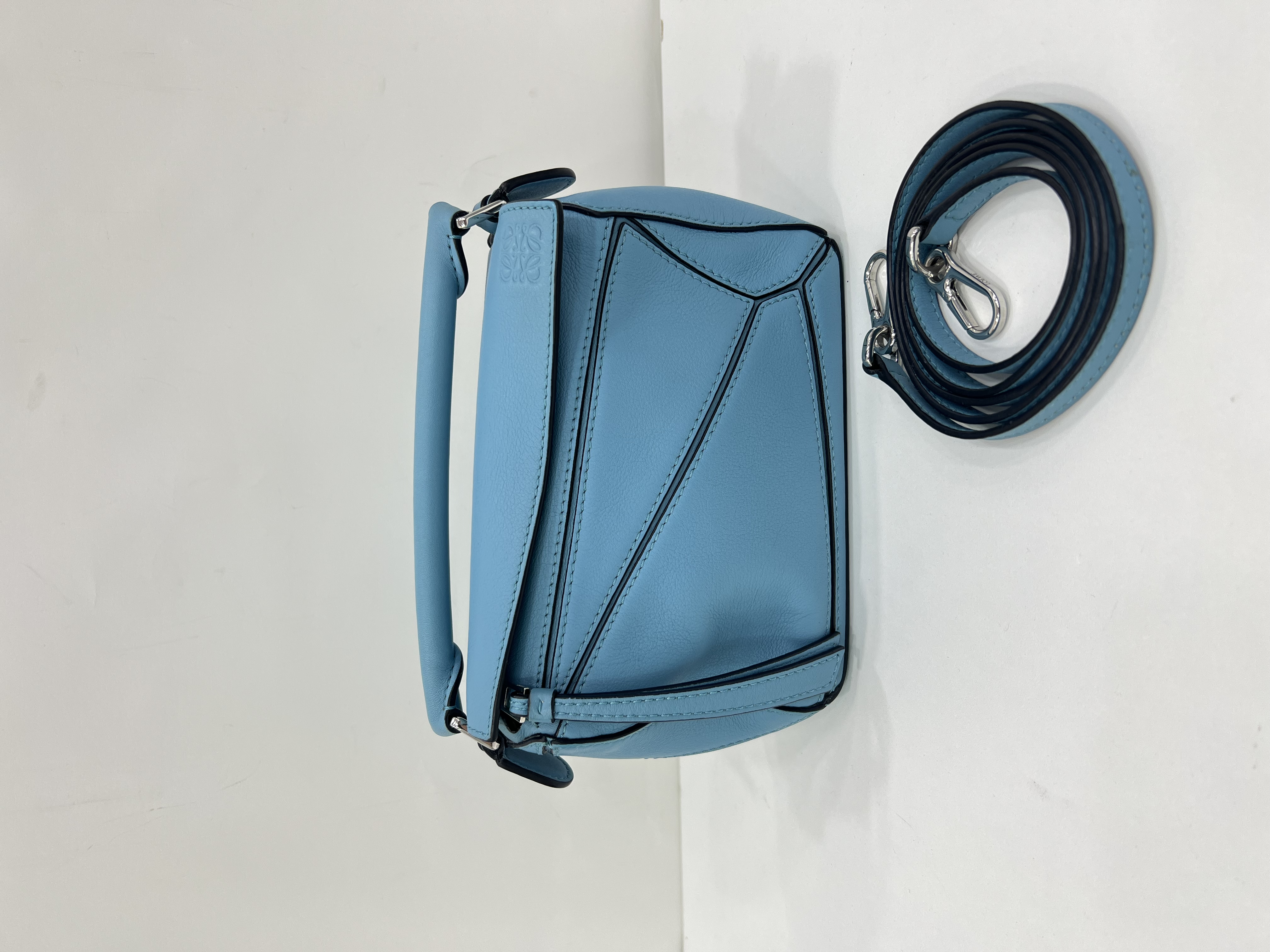 直播貨品 |  [1個-$100 2個-$300］E21