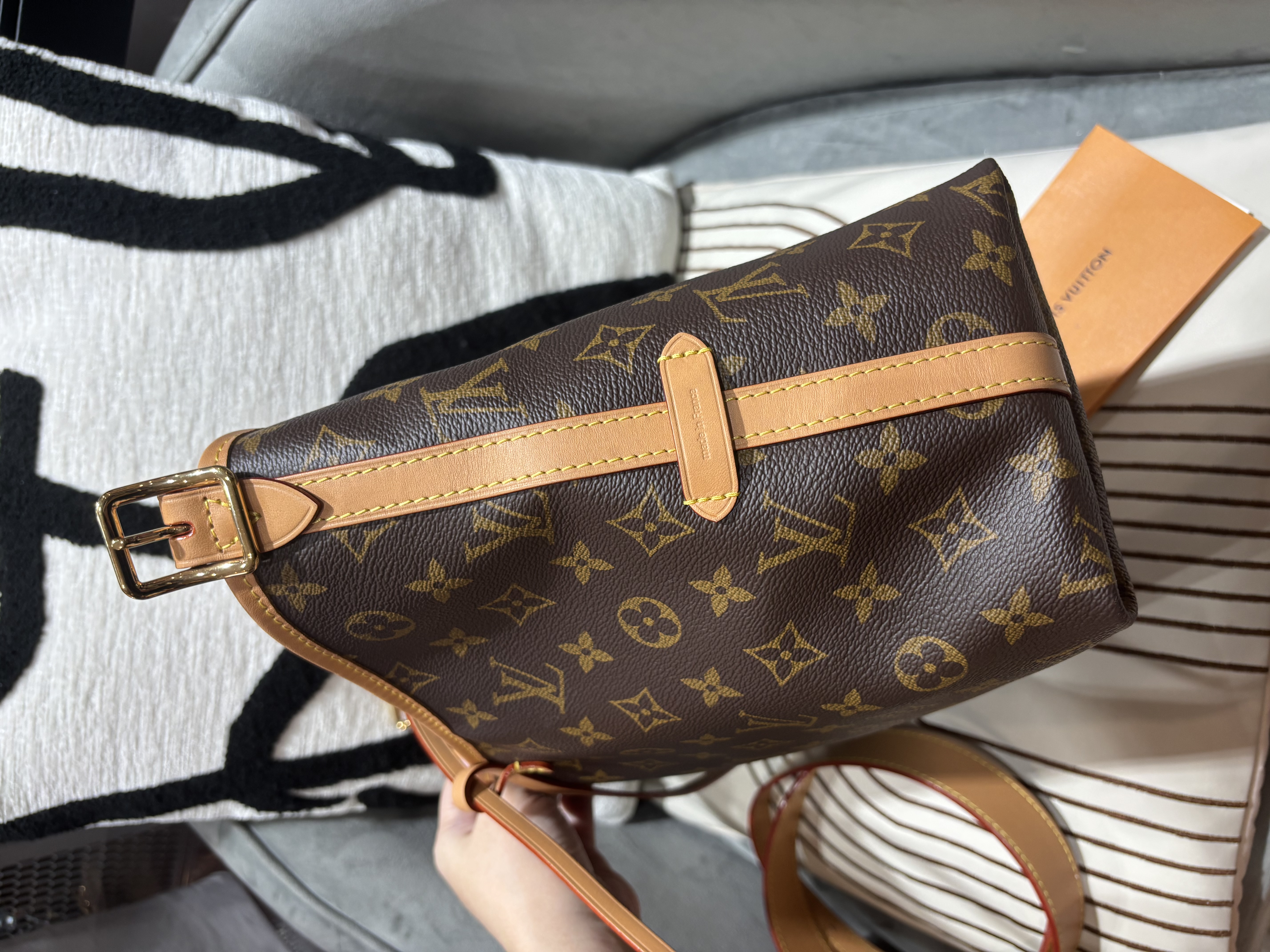 LV Carryall PM Monogram 100%Authentic, 99%New ✅Dust bag