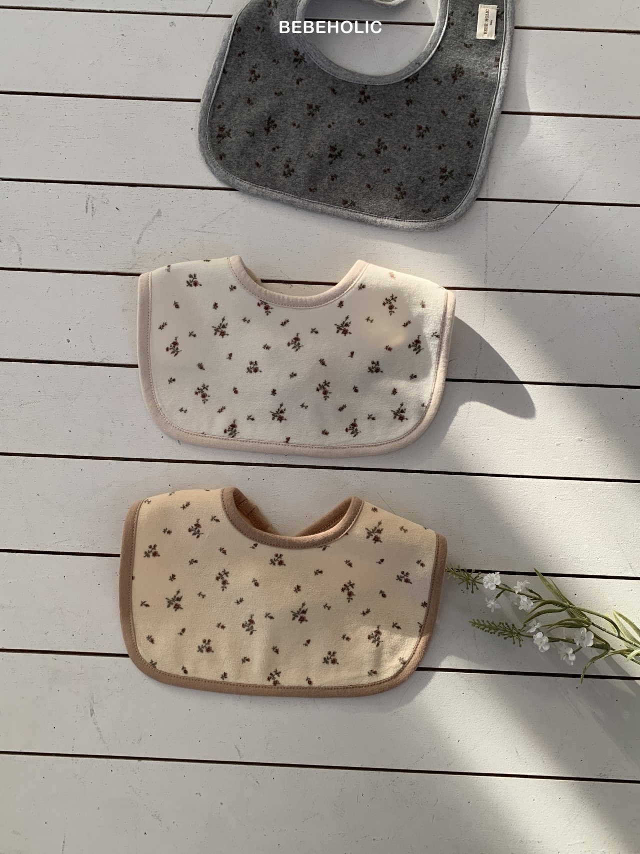 🌸預訂 韓國直送🌸🇰🇷BEBEHOLIC三色標籤碎花圍兜