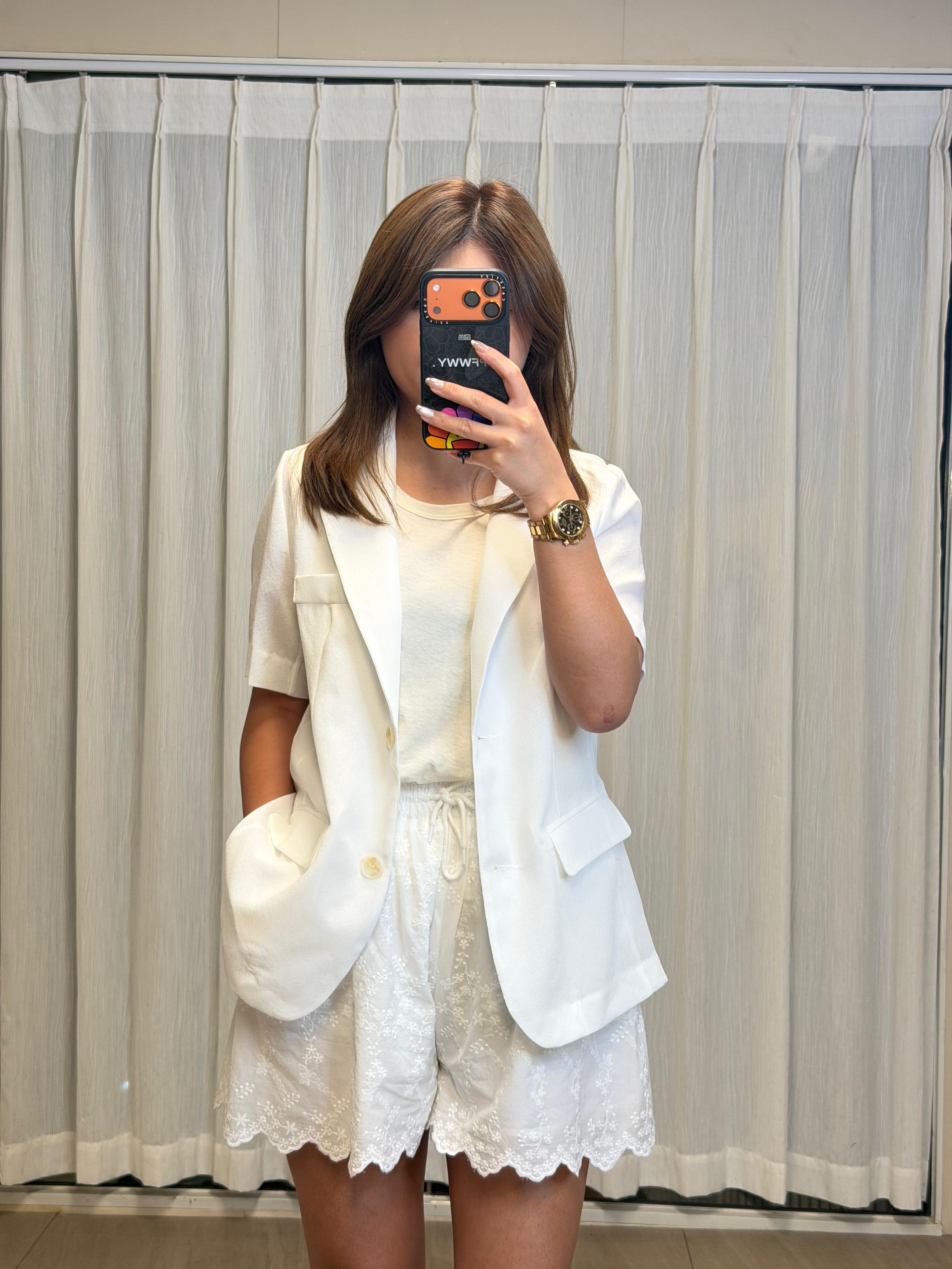 #221120 麻質圓腳邊短西裝外套