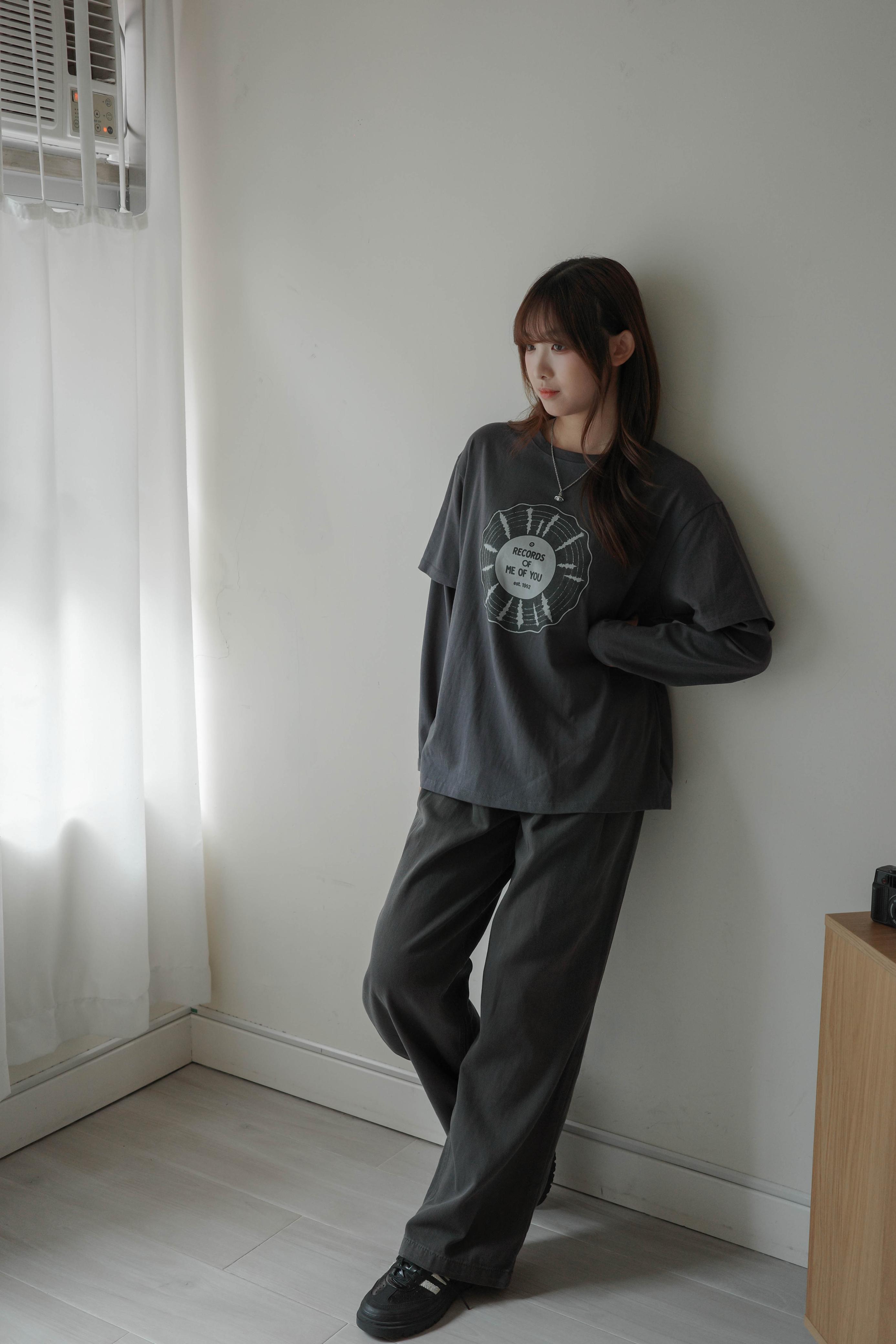 假兩件長短袖寬鬆Logo Tee (兩色)
