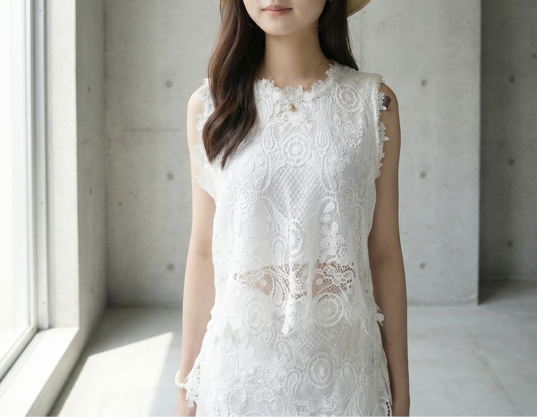 優雅蕾絲兩件式套裝：短版上衣與寬鬆長褲