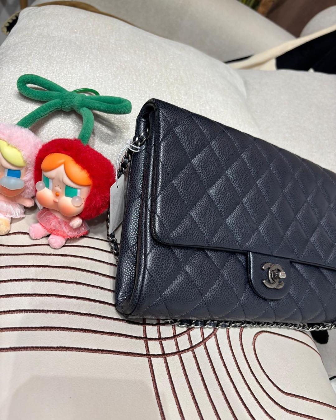 Chanel flap bag navy 荔枝牛皮 W27.5x18cm 100%Authentic ,95%new  ✅21 card✅dust bag✅盒 