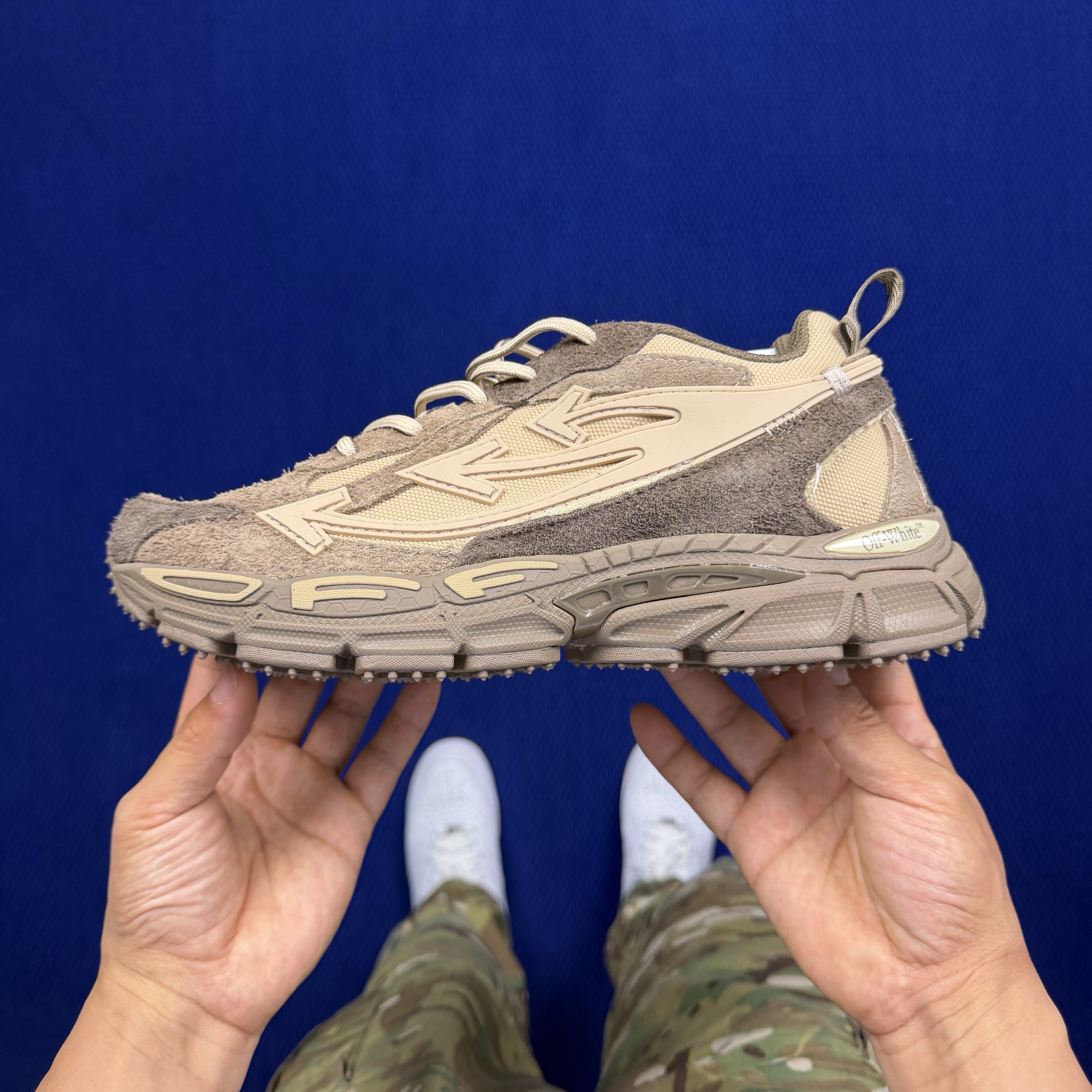 OFF-WHITE Be Right Back