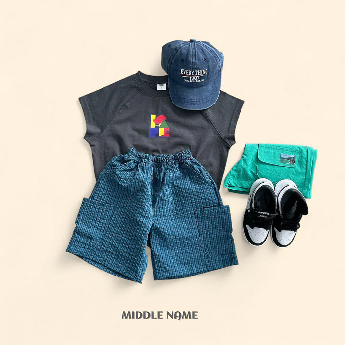 🇰🇷middle name tee 