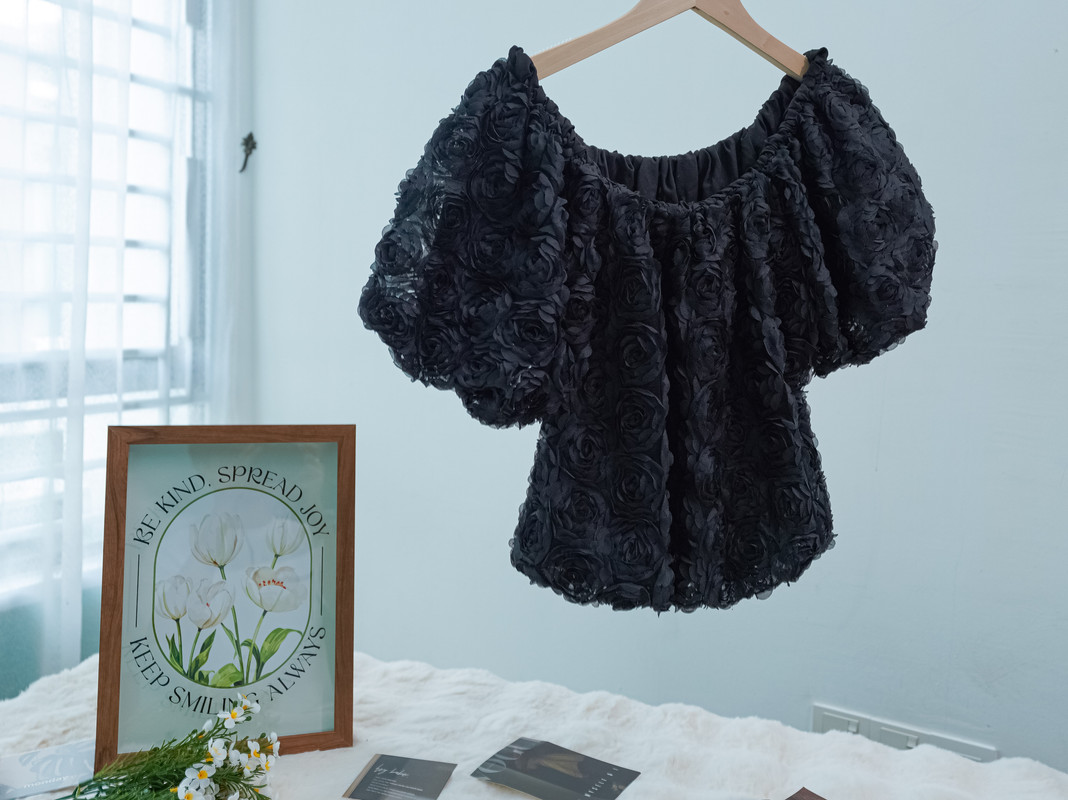 3D Rose Textured Cropped Top ‖ 立体玫瑰花纹短款设计感上衣 KR0156115