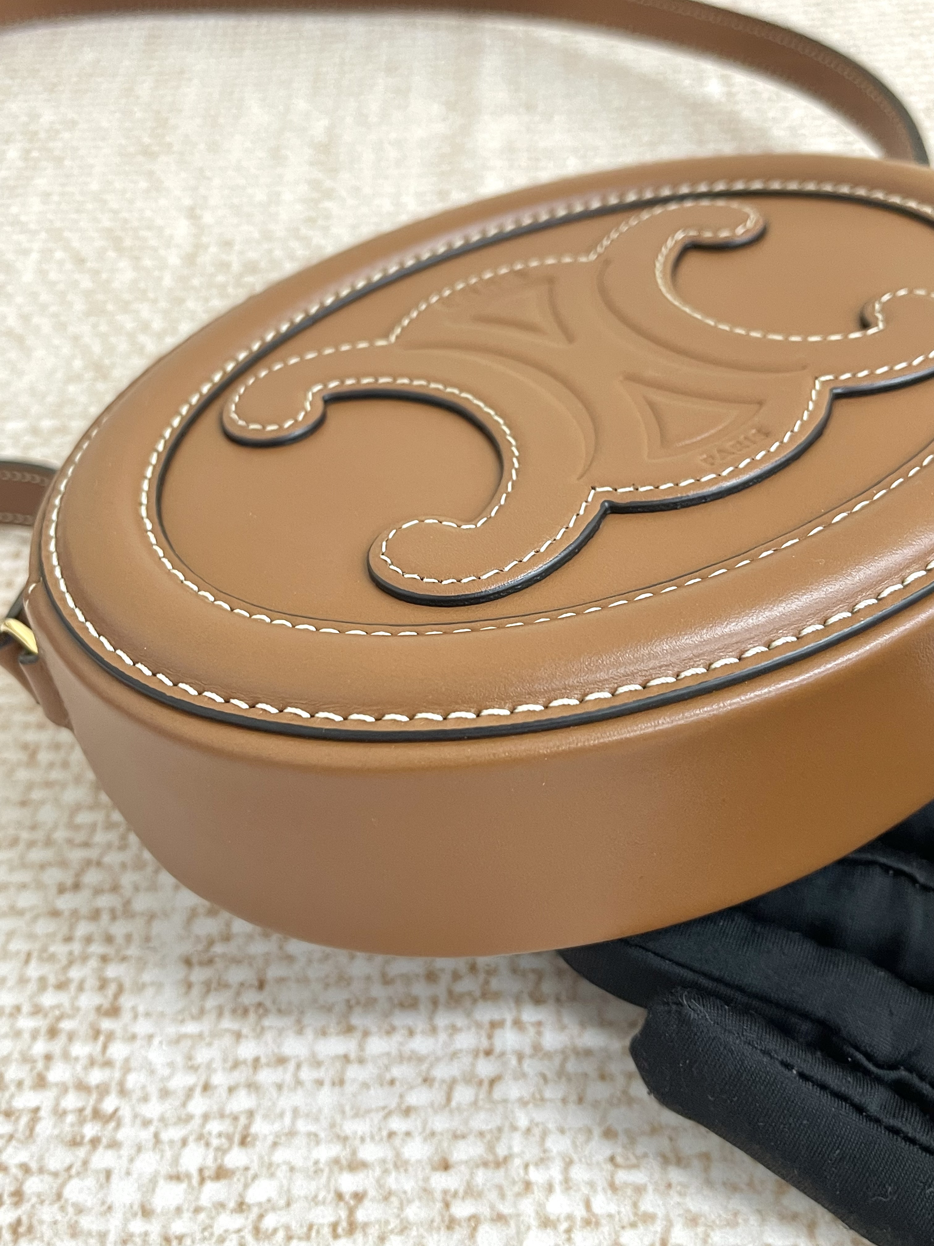 Pre-owned Celine Cuir Triomphe/ Product Code: 26052123