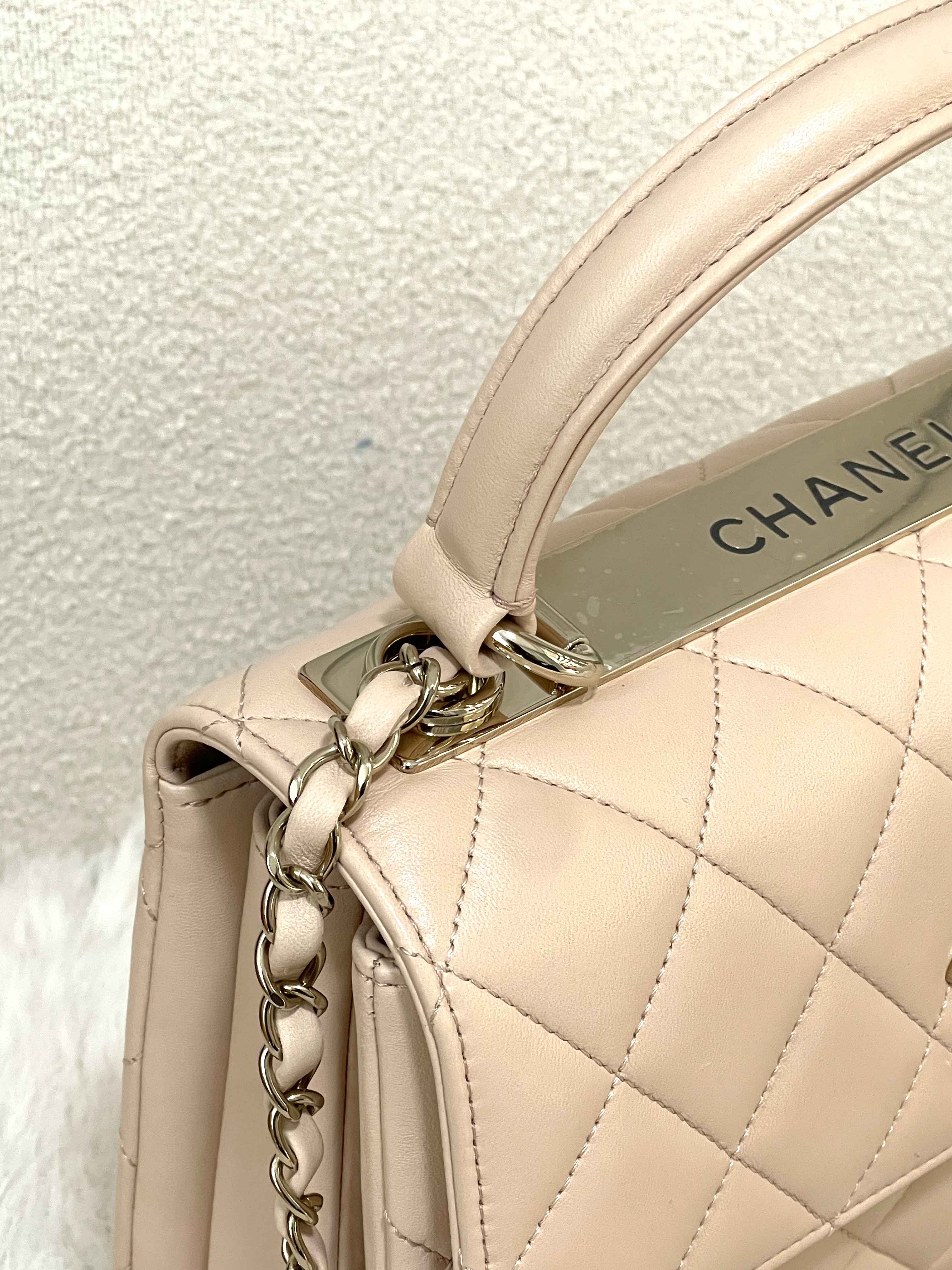 Pre-owned Chanel Quilted Lambskin Trendy CC Top Handle Flap Bag / Product Code: 26032329