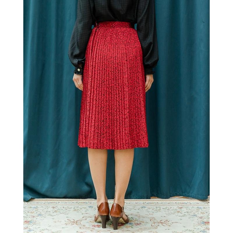 Vintage Japanese Black Foliage Pattern Red Skirt - Waist 27" (MT1606-11)