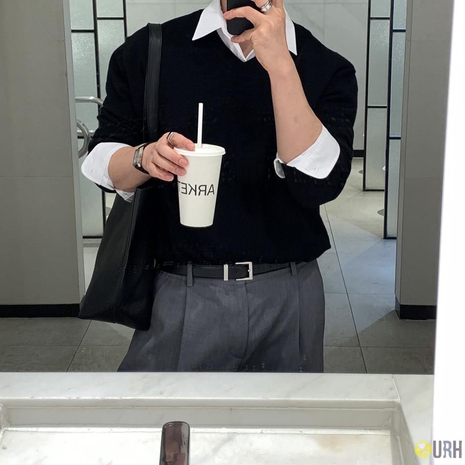 【100%保證韓國直送】極致柔軟莫代爾粘膠混紡高級感俐落 V 領針織衫 👕 [12 color] RL114863