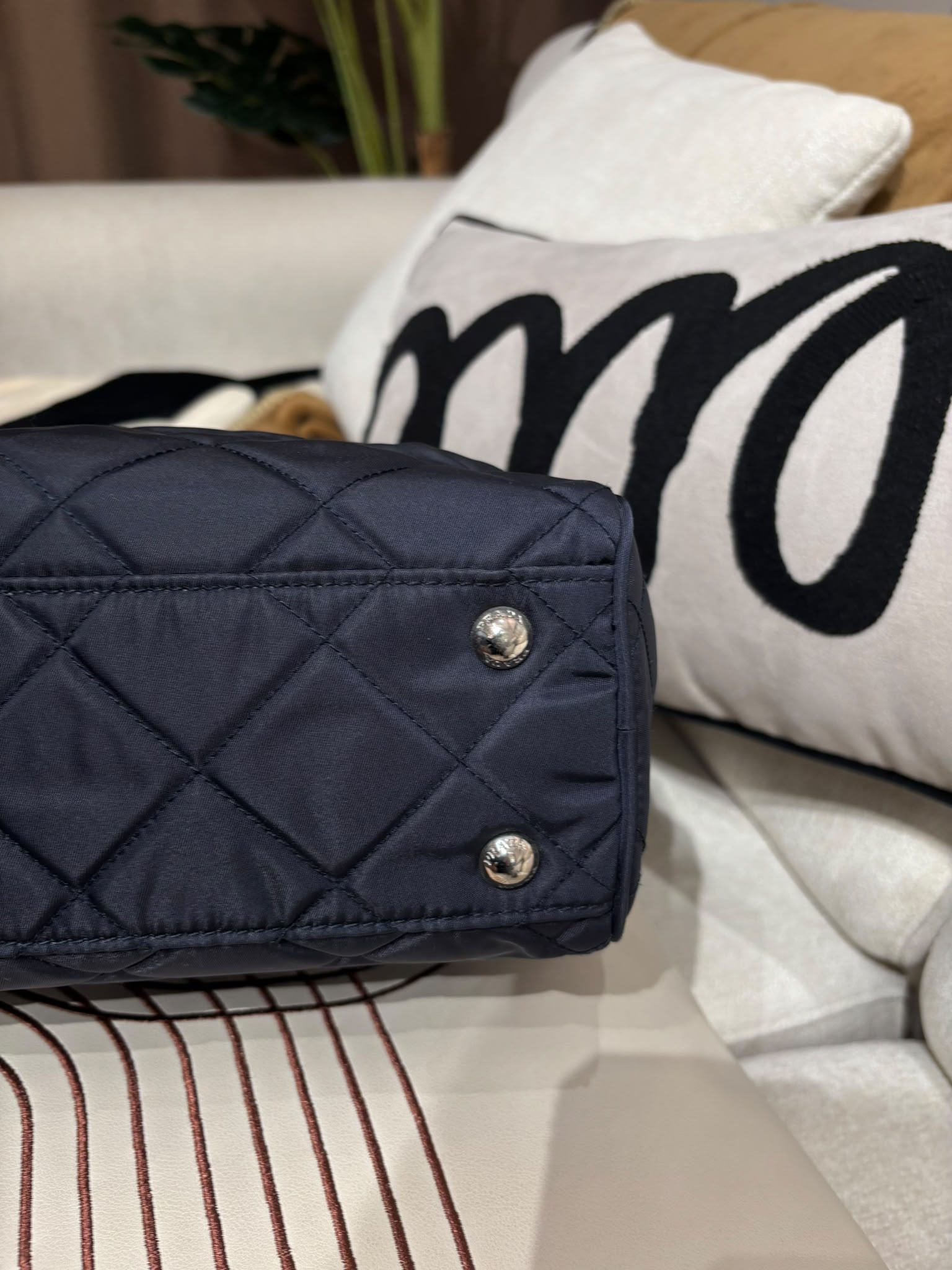 PRADA nylon shoulder  bag navy 100%Authentic, 95%new ✅Dust bag