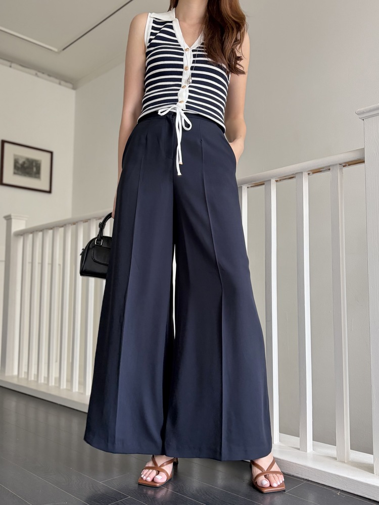 The Effortless Stripe Vest (White)