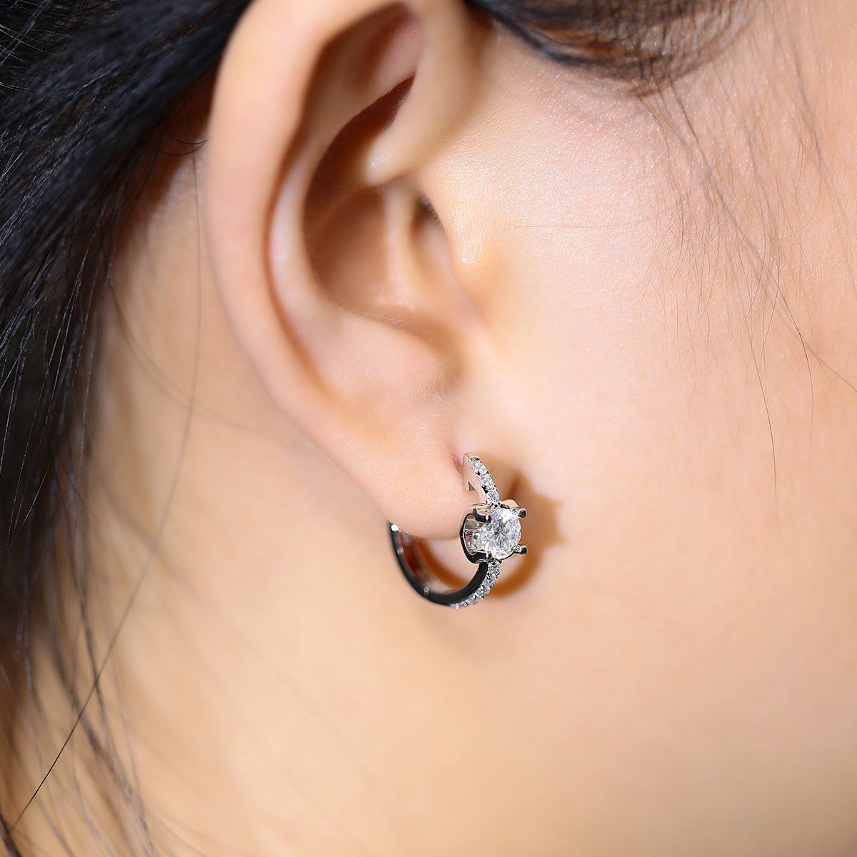 單排對半牛頭款耳環S925銀鍍18K金莫桑鑽D級1.24ct