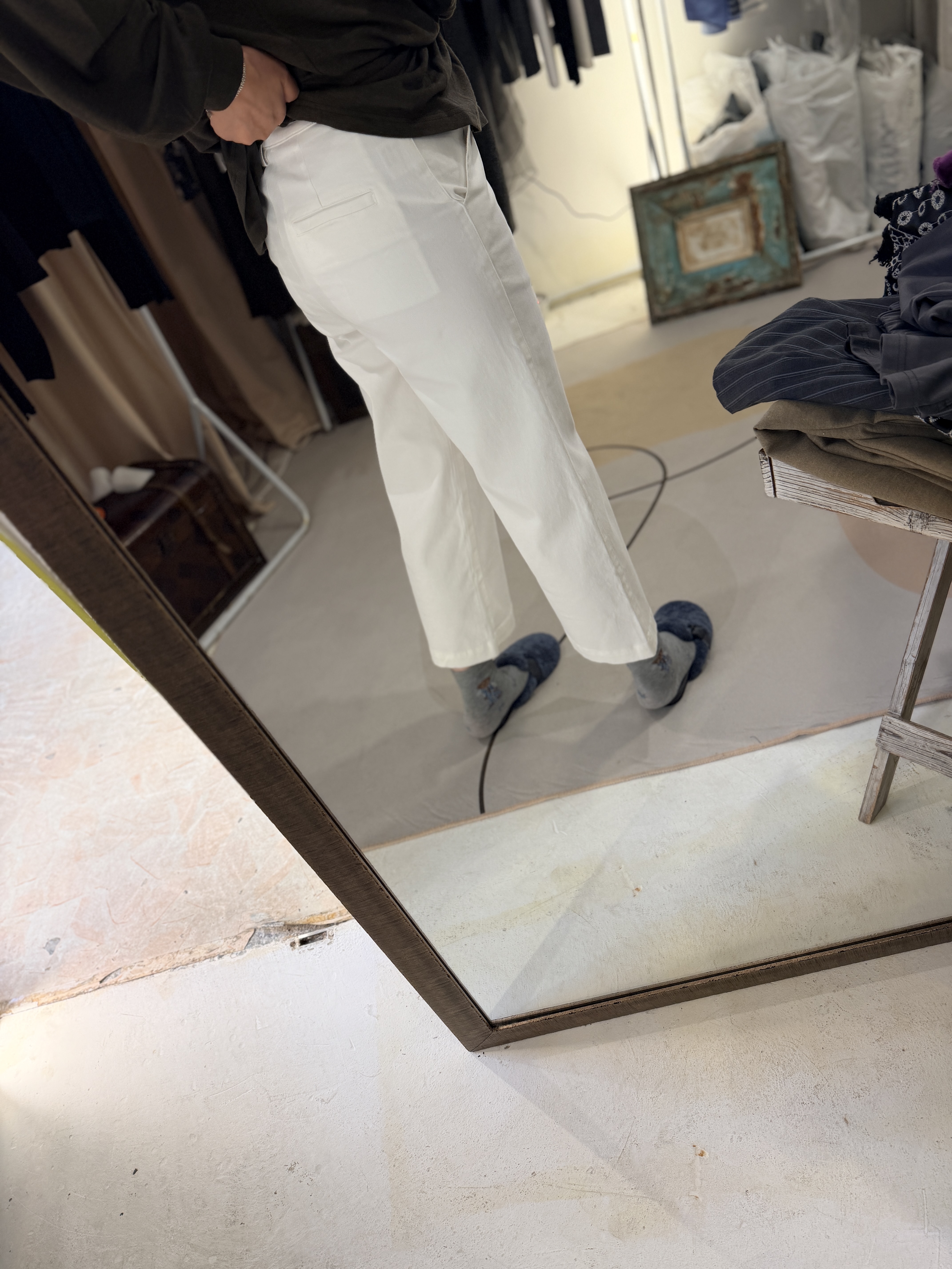 White 3/4 pants