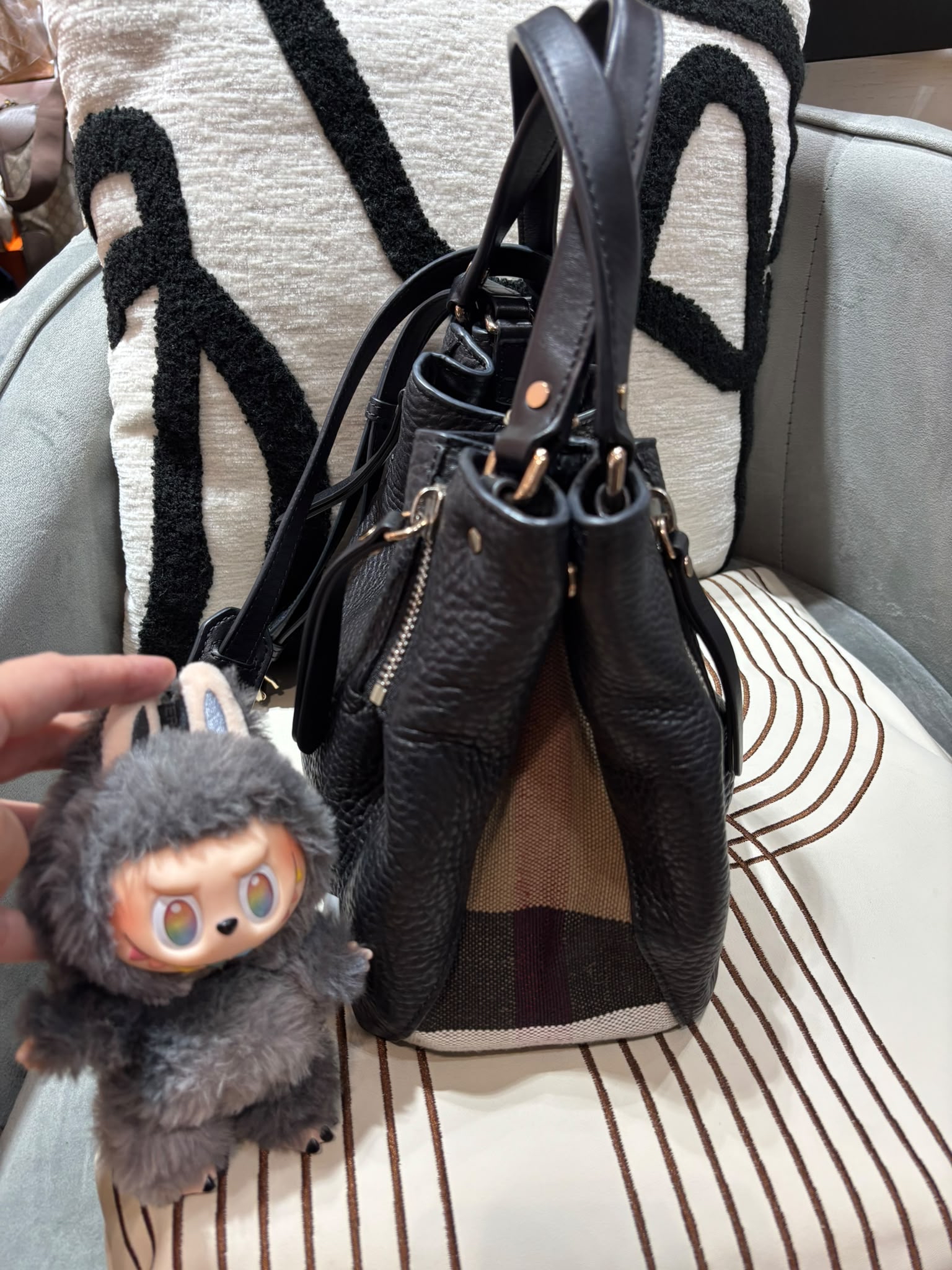 Burberry 2Way Bucket Bag calfskin 黑色牛皮斜孭袋水桶袋 100%Authentic, 98%new 