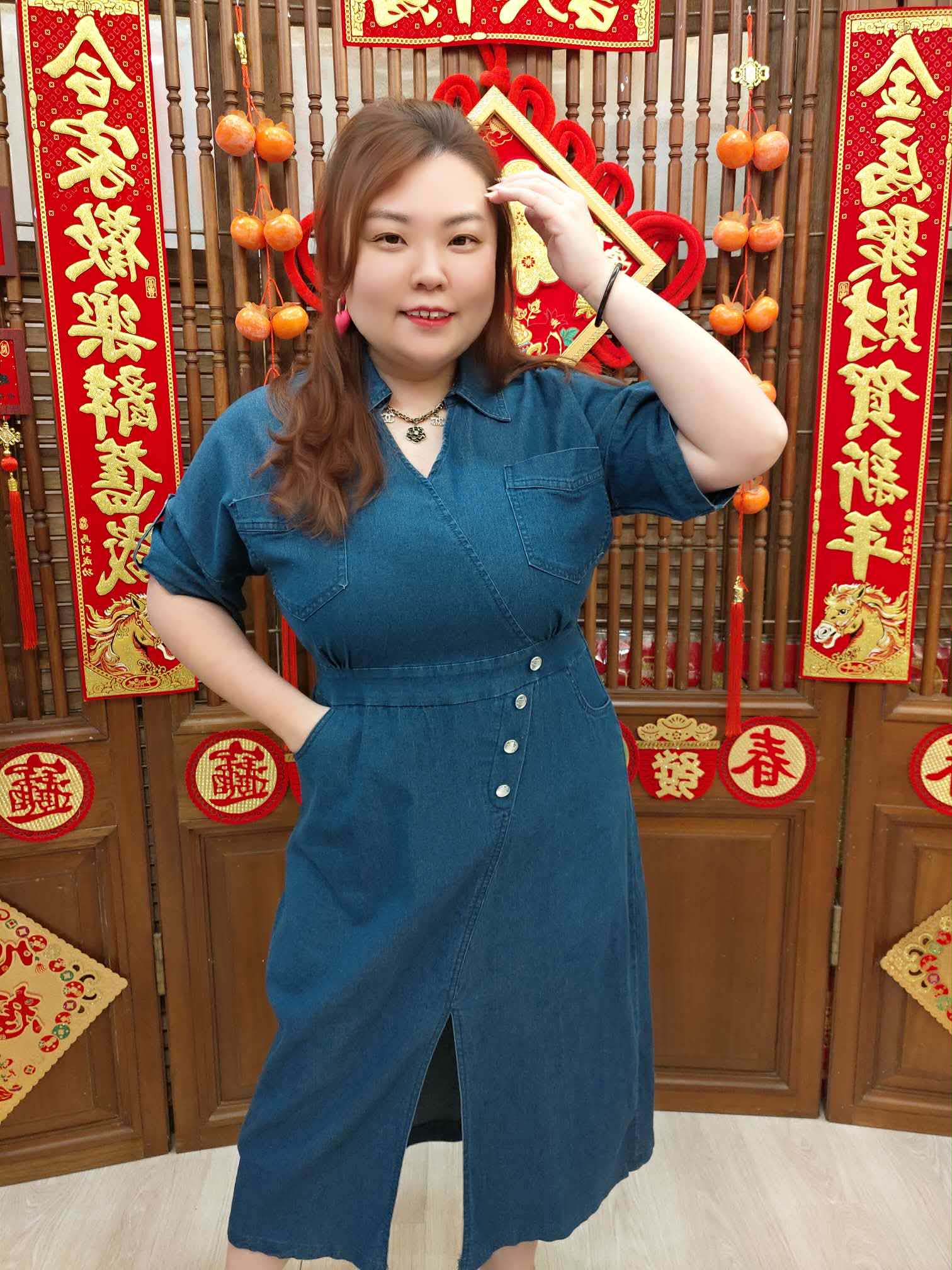 NJN02 TW#3399 V领设计款连衣裙