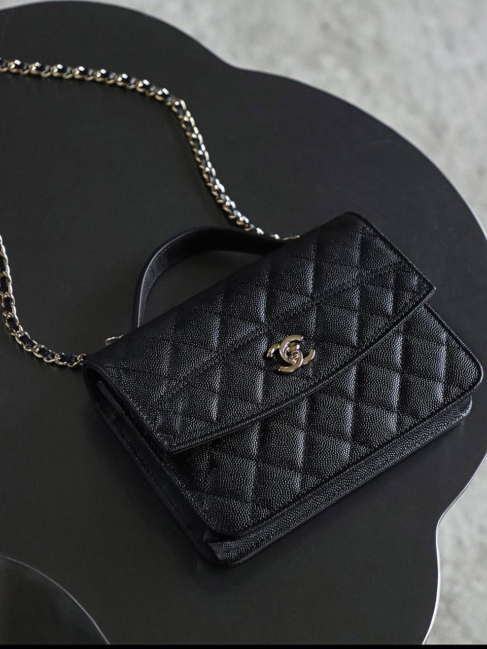 25C 手提包鑒定版 👜 一包一碼 支持全球鑒定查驗身份證原廠專G Haas原廠皮料過關清單資料可査詢✅ 五金：全銅淺金扣 皮料：Haas原廠小球紋 尺寸：18*14*3cm