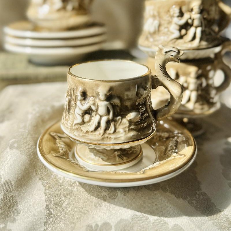 Rare! C.a. 1950s Italy R. Capodimonte Italy Raised Relief Cherubs Demitasse / Espresso Cup (MT2392)