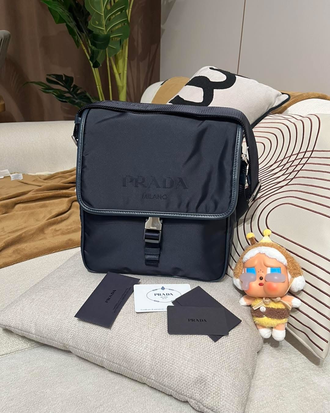 Prada nylon bag Crossbody 100%Authentic,98%new✅ certificate✅Dust bag