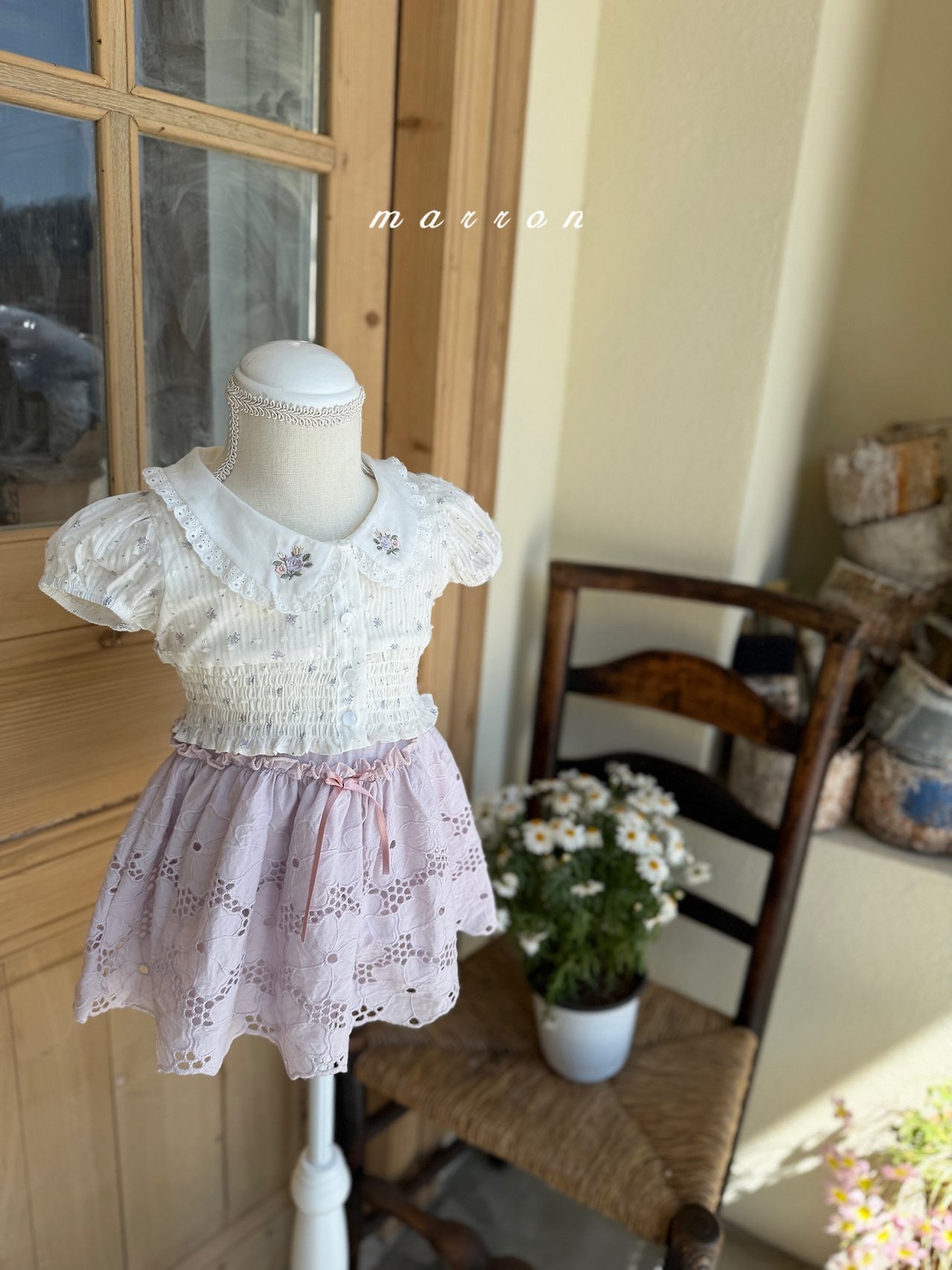 ☀️預訂 韓國直送☀️🇰🇷Marron兩色絲帶花卉蕾絲半截短裙