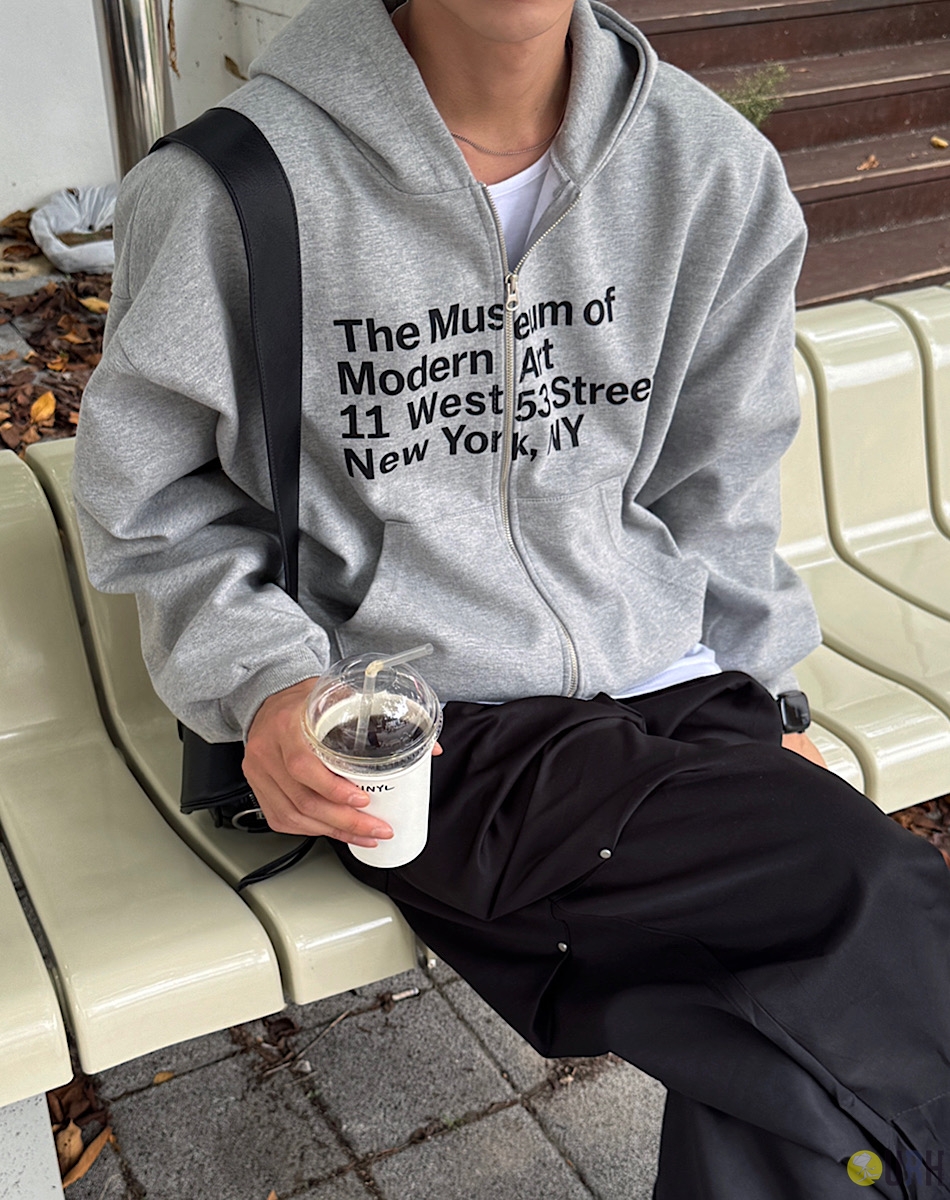 【100%保證韓國直送】前幅字母印花紮實半短版連帽外套 [2 color] RF1230282