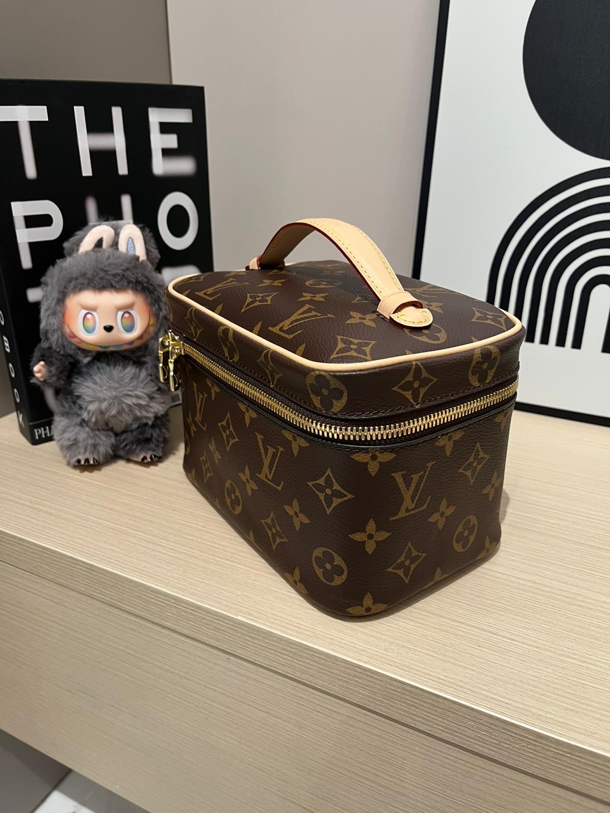 未使用品 LV Nano Nice 100%Authentic, Unused ✅Dust bag