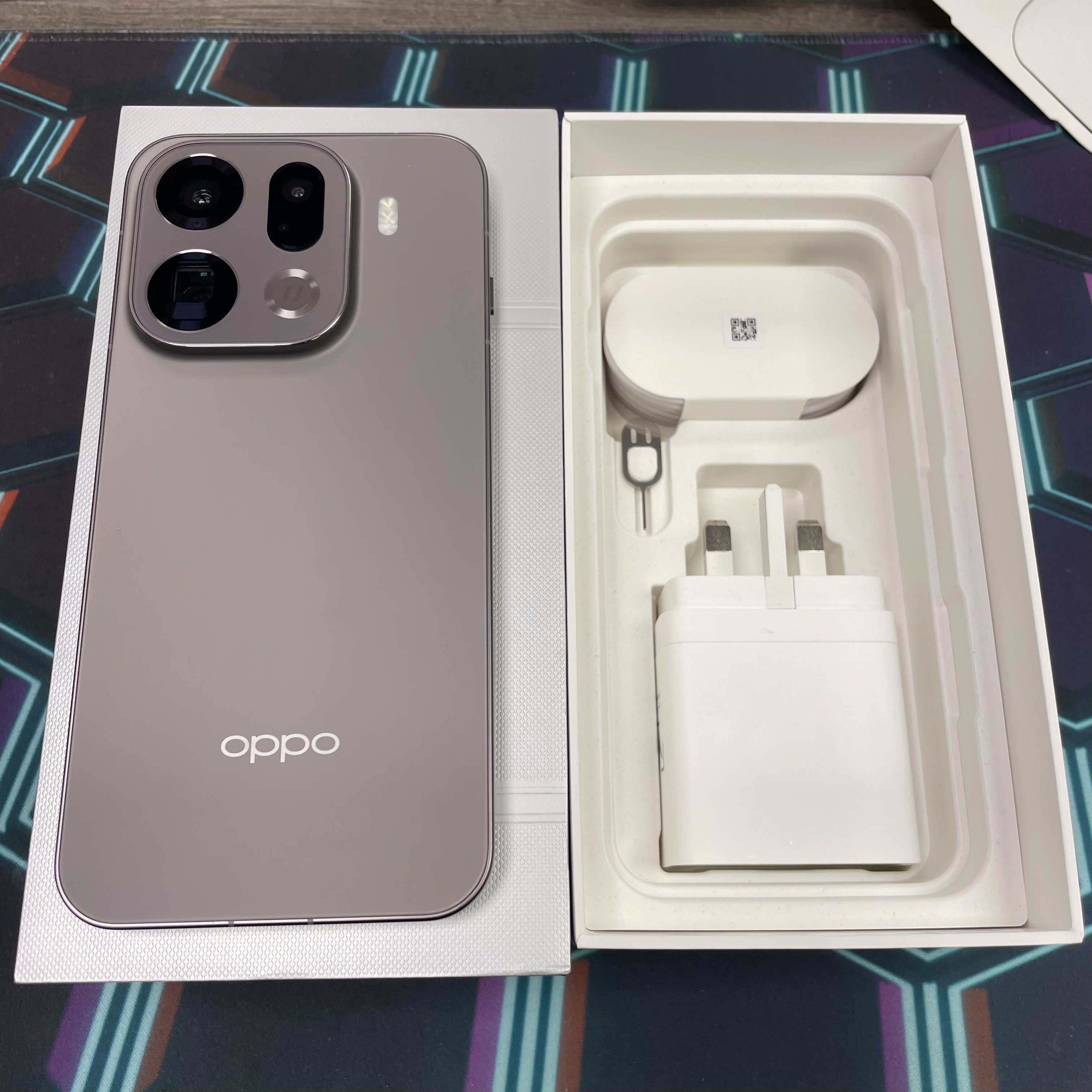 *7719 Oppo Find X9 Pro 完美機 16+512GB 啡色 brown