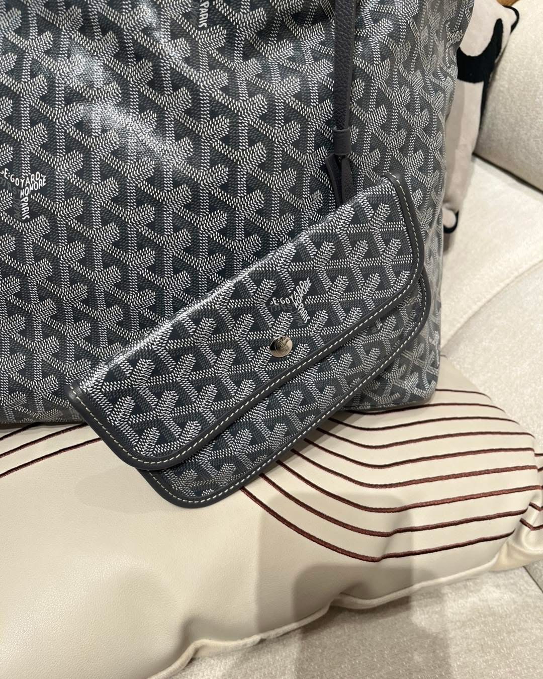 Goyard boheme hobo bag 100%Authentic, 95%new ✅塵袋✅pouch