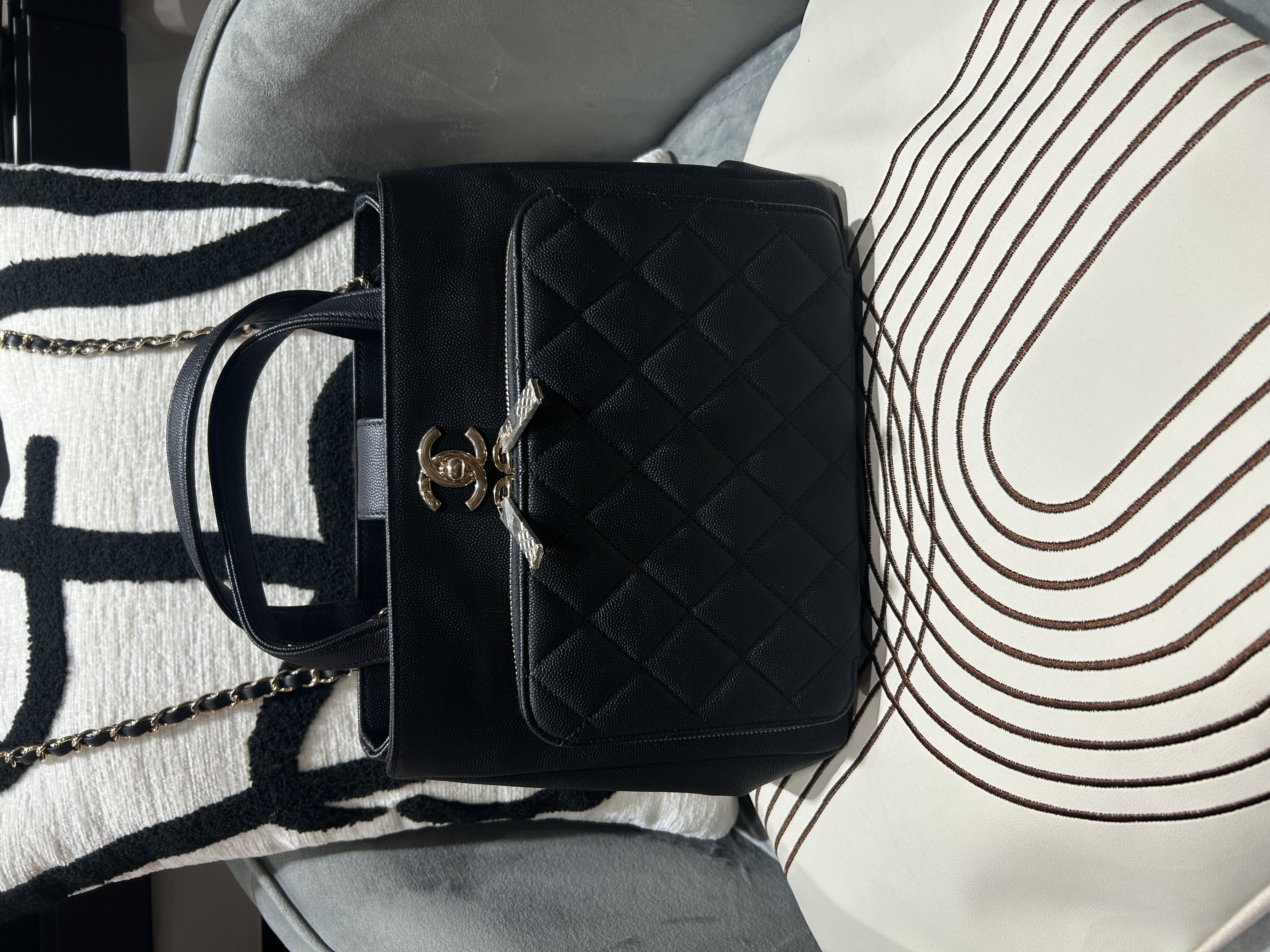 CHANEL Business Affinity Small Caviar calfskin bag 黑色顆粒紋小牛皮金扣兩用袋A93750  100%Authentic, 95%New ✅28card✅Dust bag