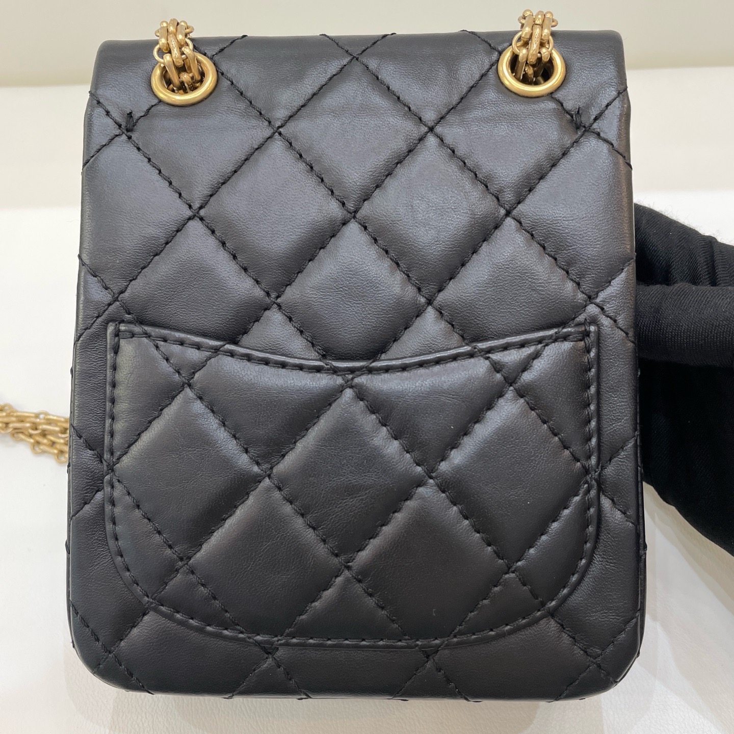 【預訂貨品】鐳射30開👜 Chanel黑金mini 手機包 