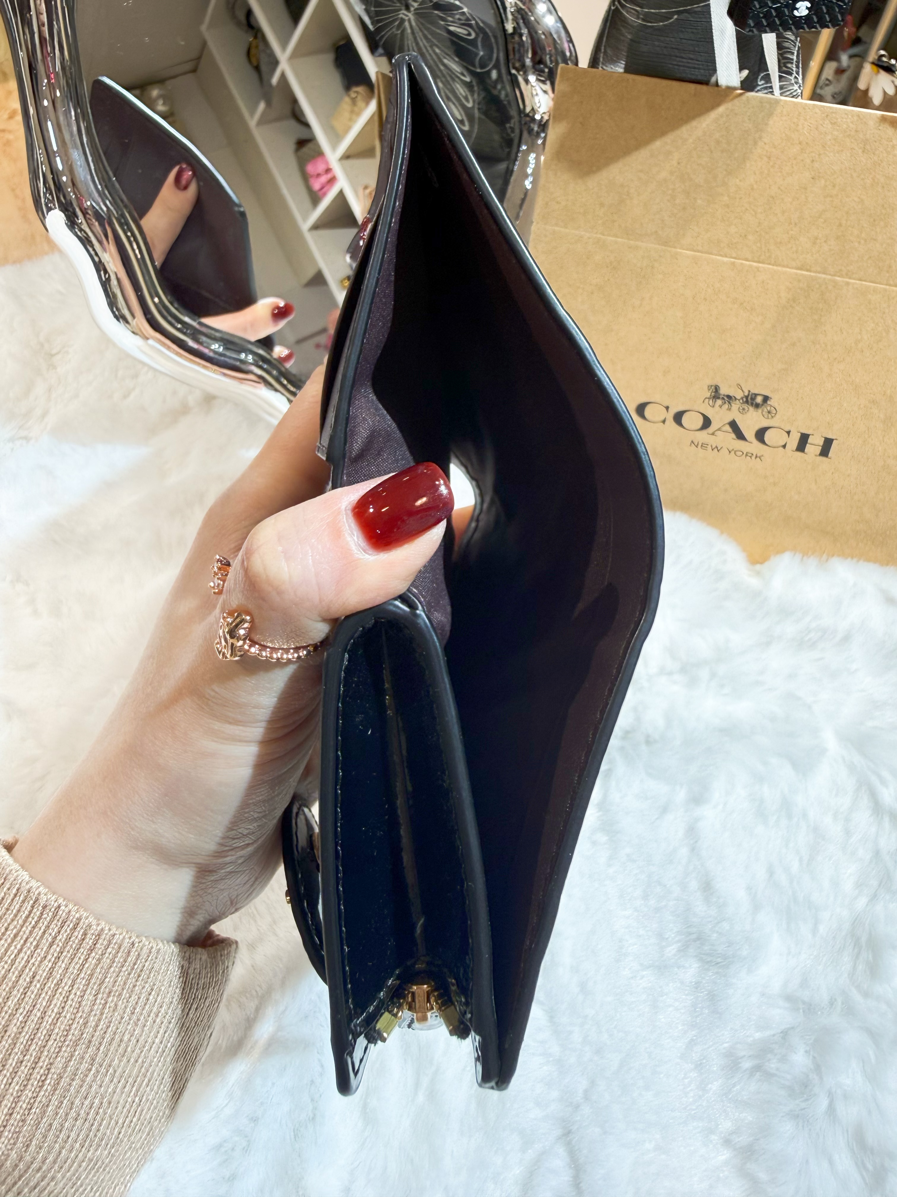 Coach medium wallet pat/blk/m