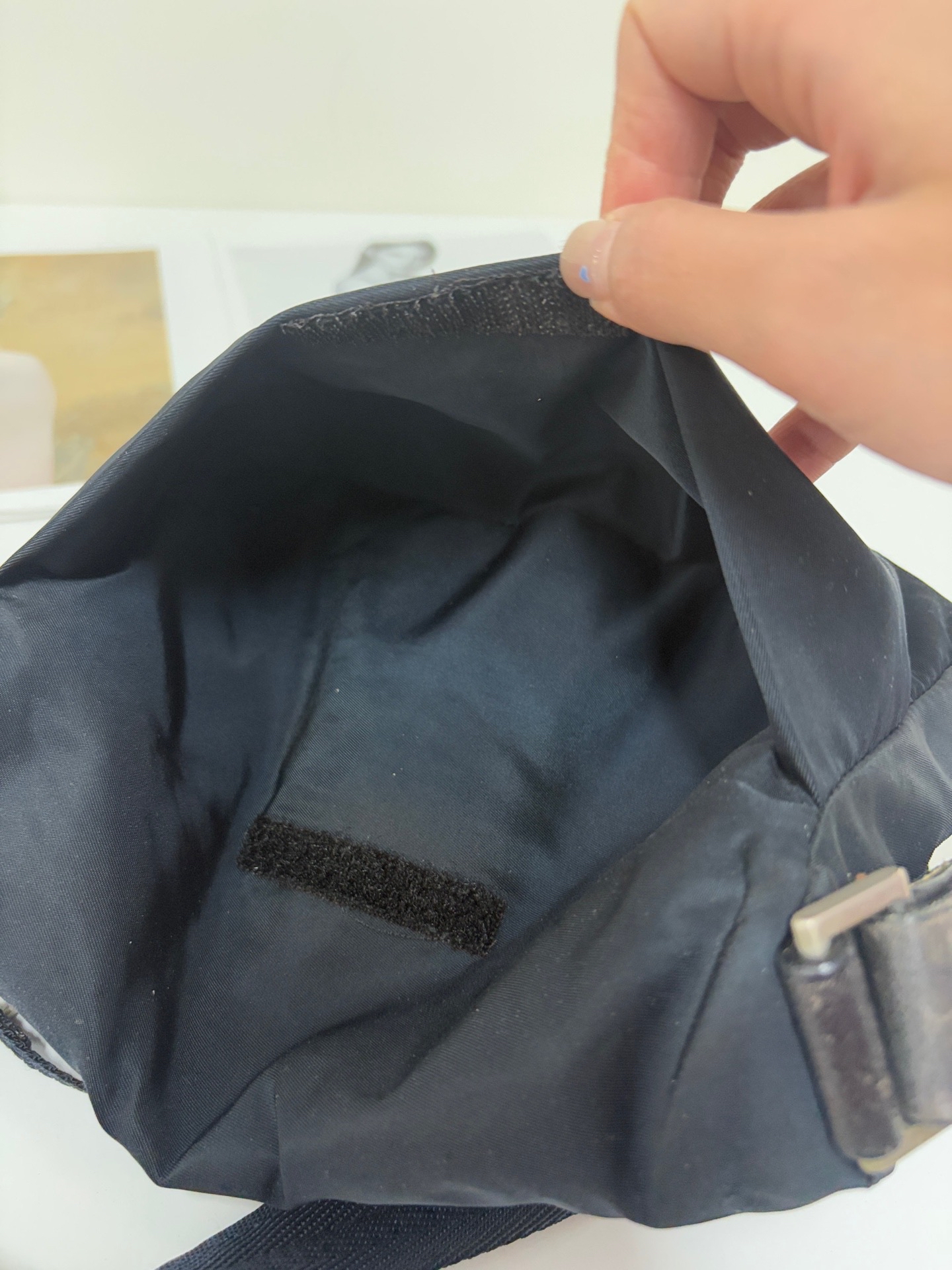 【預訂貨品】prada黑色尼龍郵差包