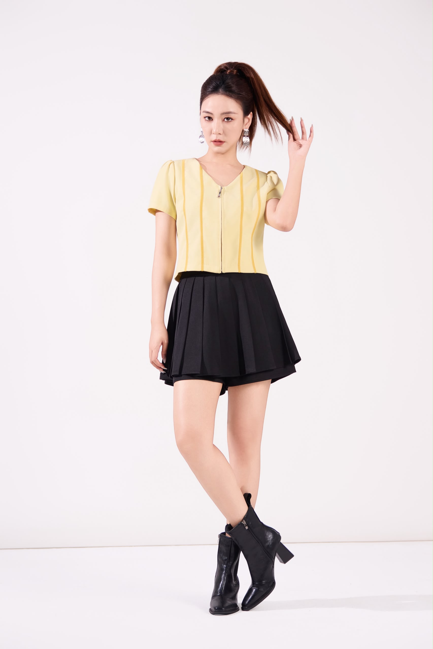 13141380 Classic Pleated Mini Skort