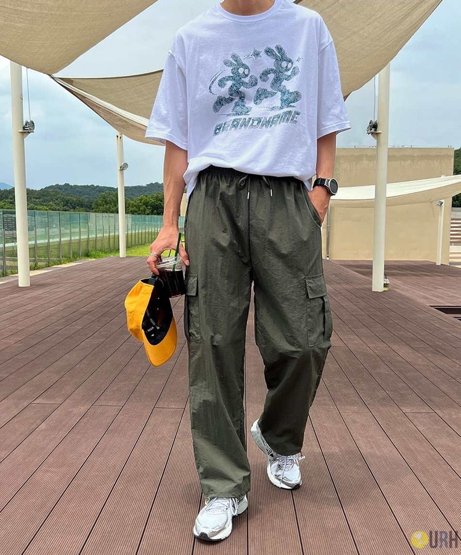 【100%保證韓國直送】Running Rabbit Dot Graphic 趣味跑步兔長版Oversize短袖Tee 👕 [3 color] RG165933