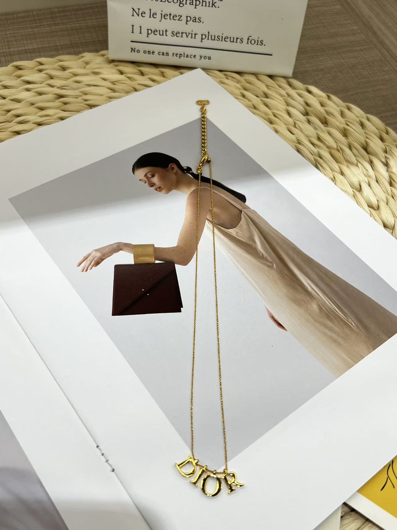 Dior 懸吊字母頸鏈