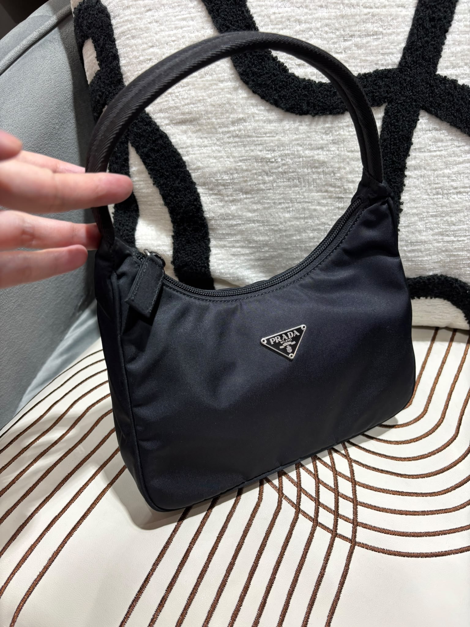 Prada nylon hobo nylon Shoulder Bag 100%Authentic,98%new✅dust bag 