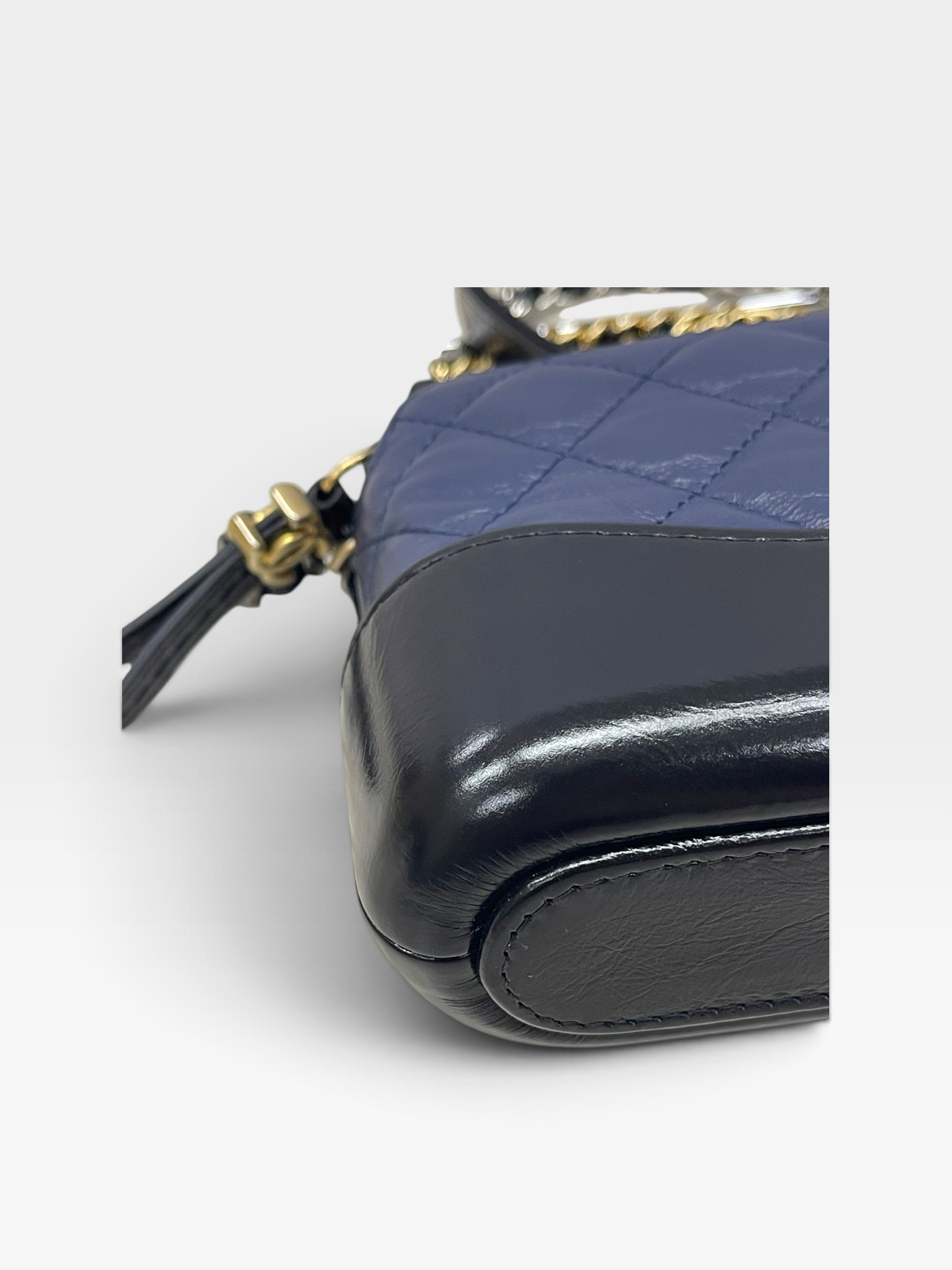 Pre-Owned CHANEL Mini Hobo Bag / Product Code: 090301