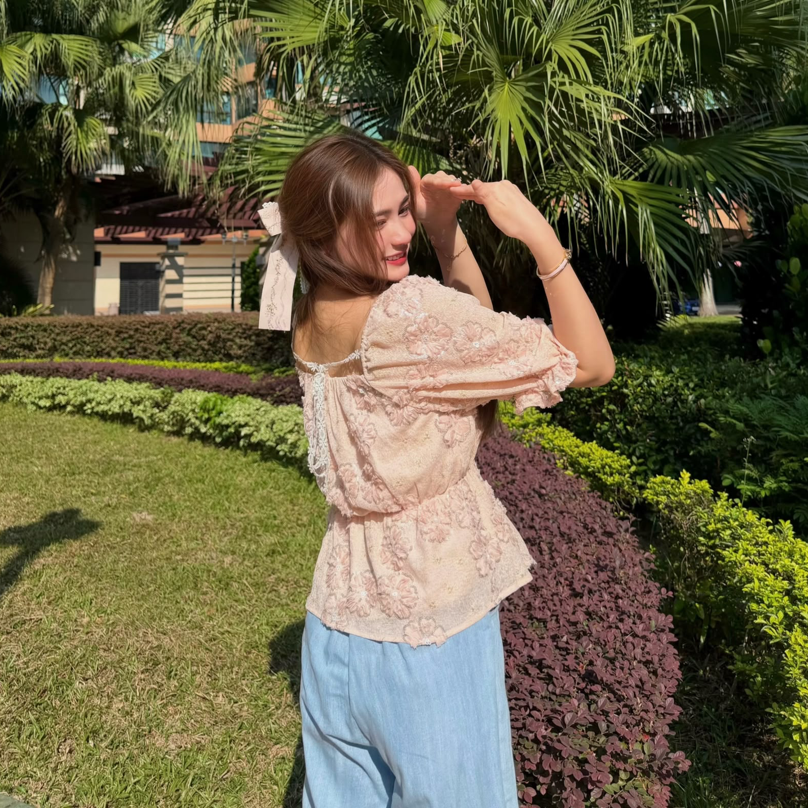 #HANNA-made# The Sequin Blossom Blouse