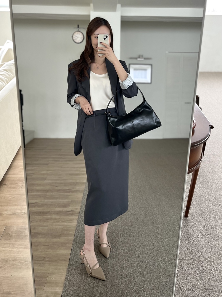 Atelier Relaxed Blazer (Charcoal)