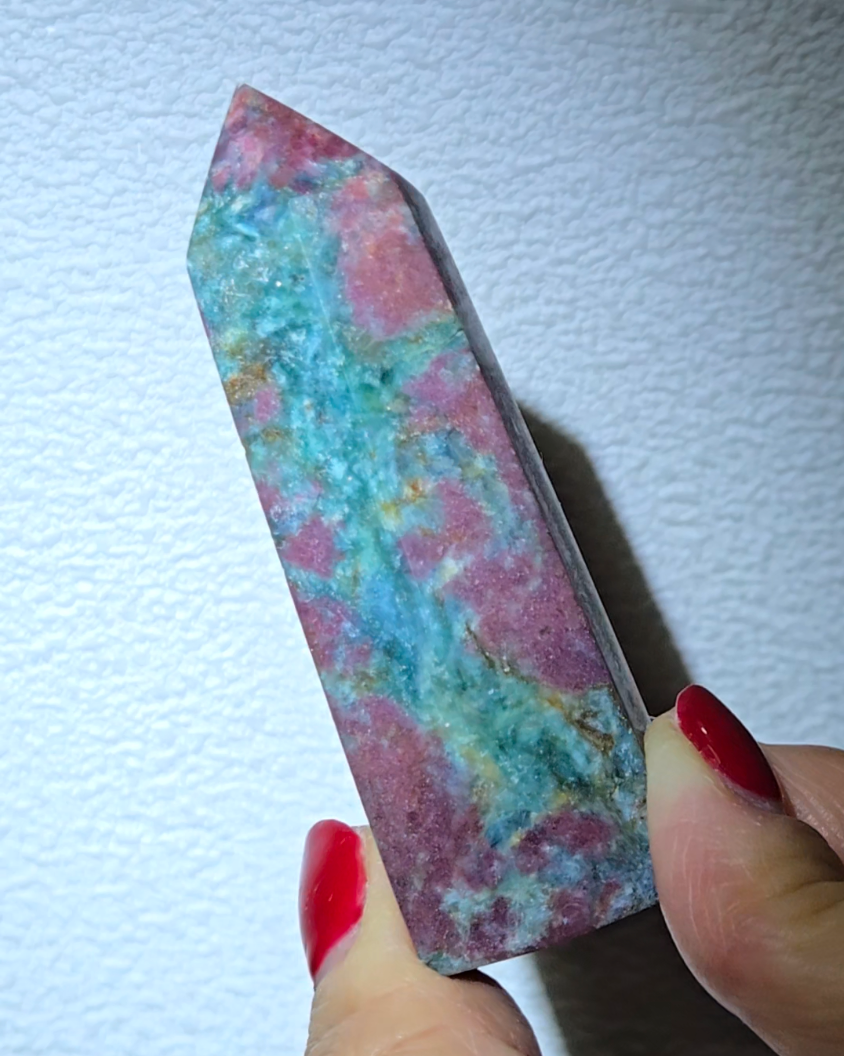 Ruby in kyanite tower with strong UV - RBY155