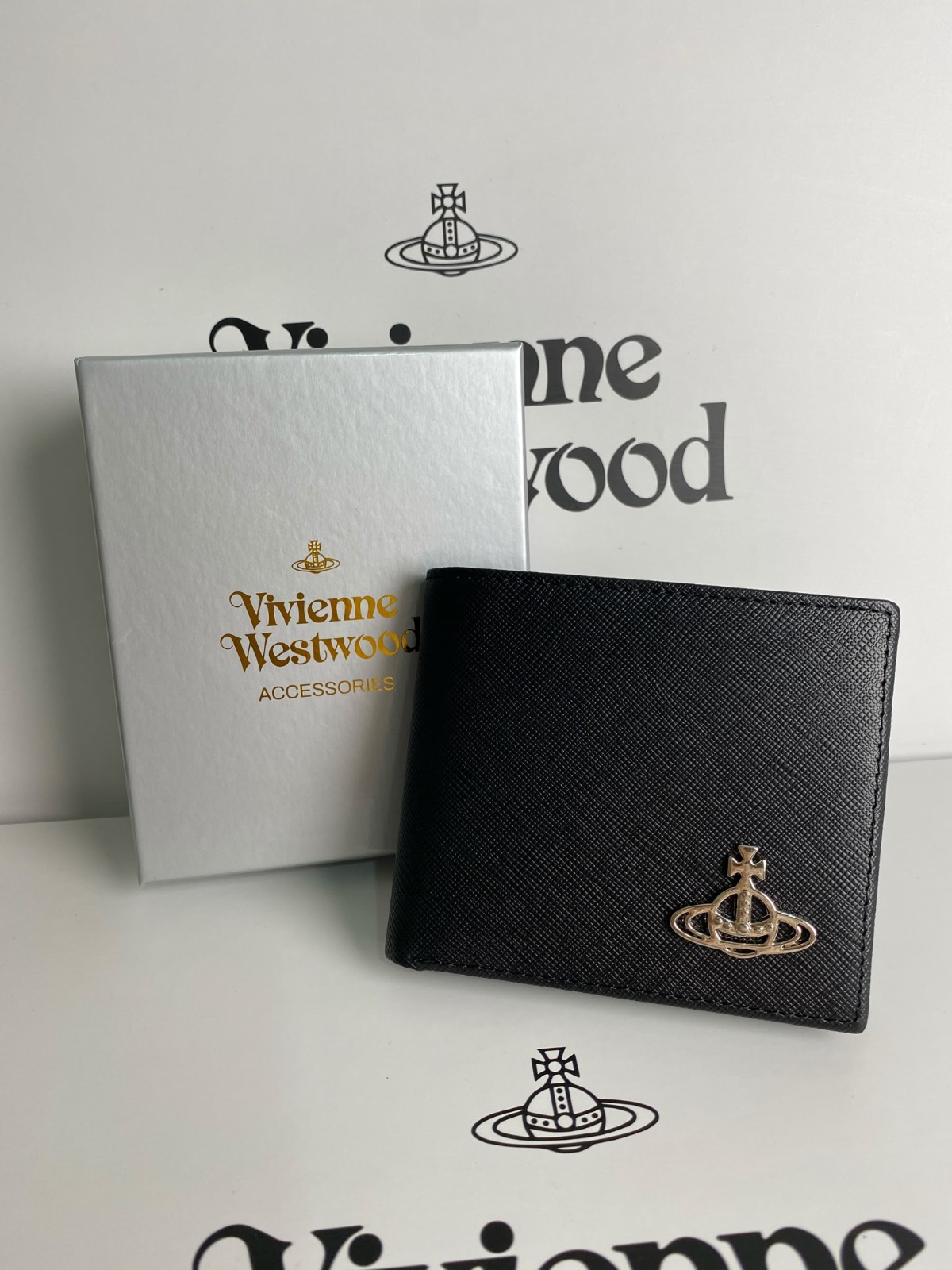 Vivienne Westwood 兩折銀包