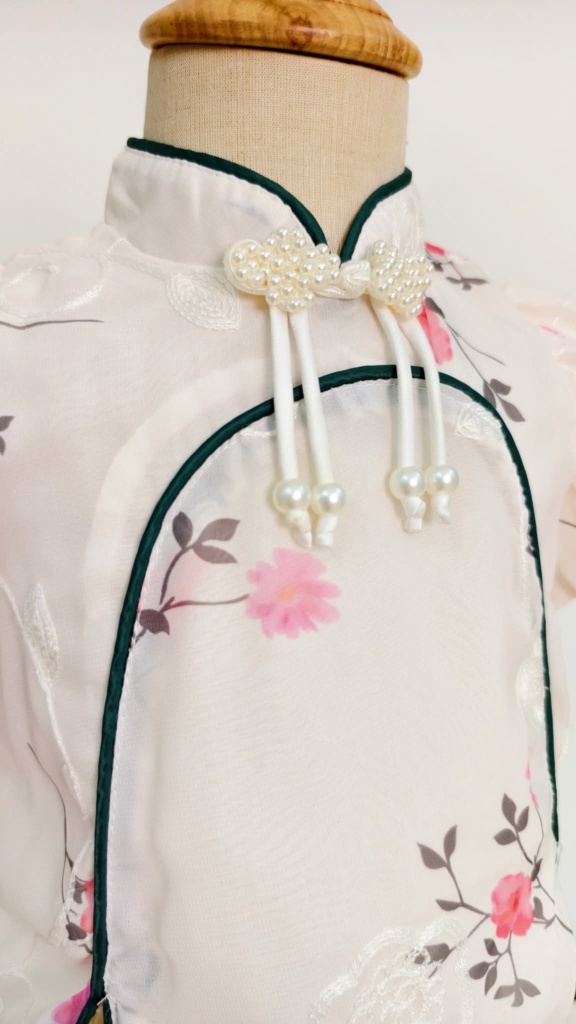 A22 女童立领新中式梅花套装