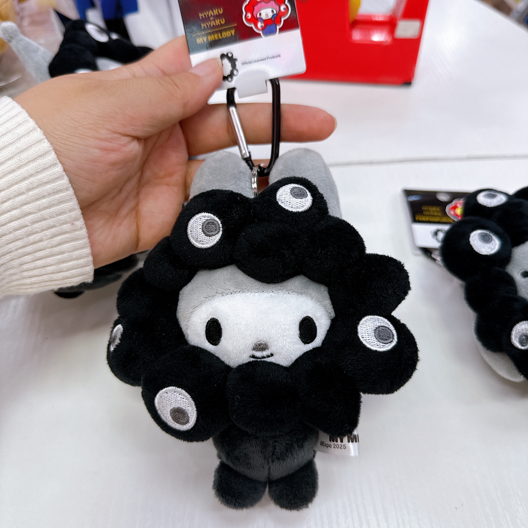 日本直送大阪世博限定黑白灰系列Sanrio公仔掛飾