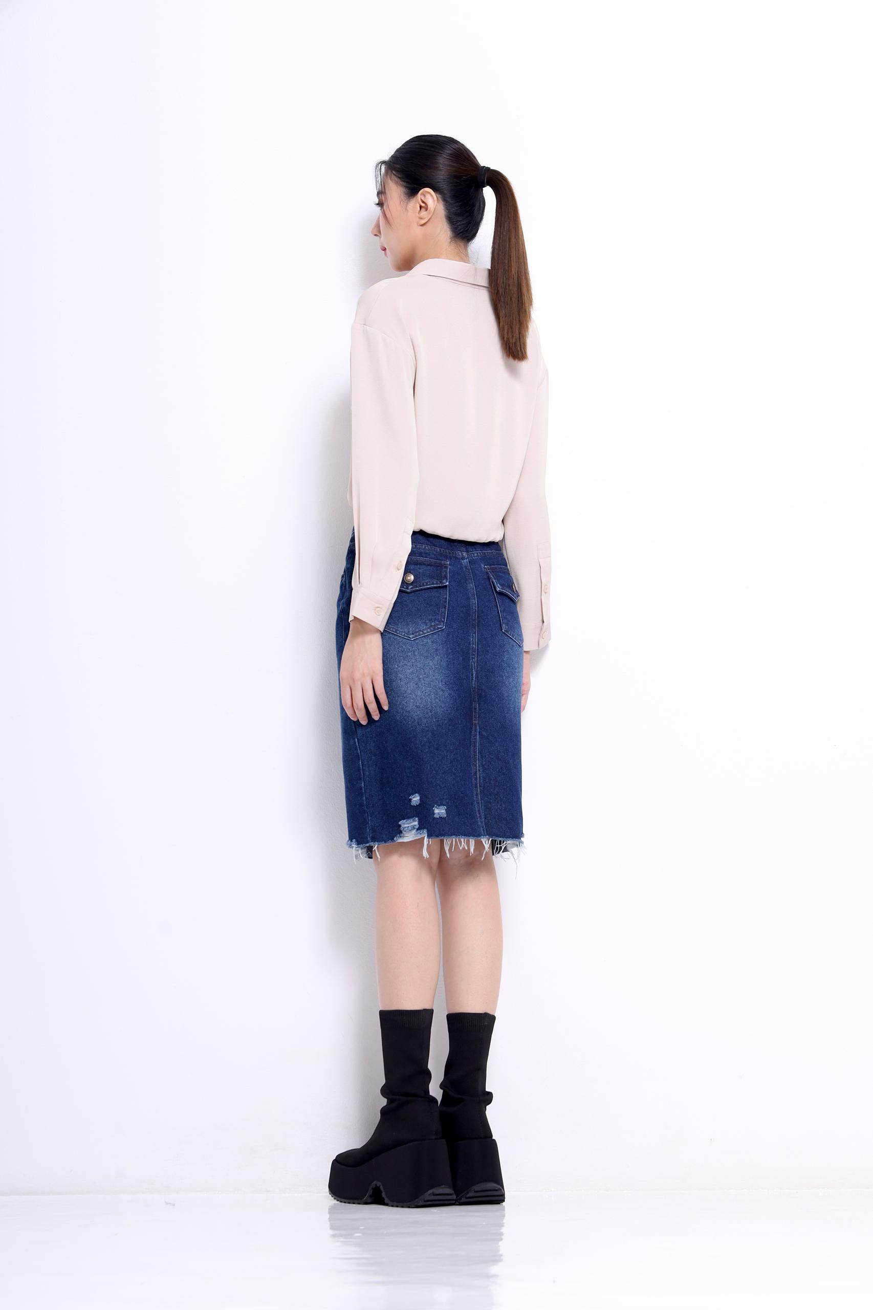 CB2724 ASYMETRIC BUTTON L/SLLV BLOUSE