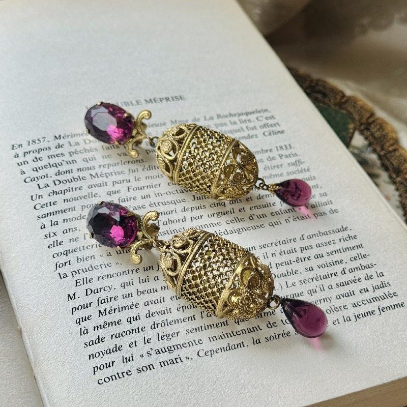 C.a. 1950s Czechoslovakian Baroque Style Gilded Lattice Clip Earrings with Amethyst Glass Teardrops(MT2421)