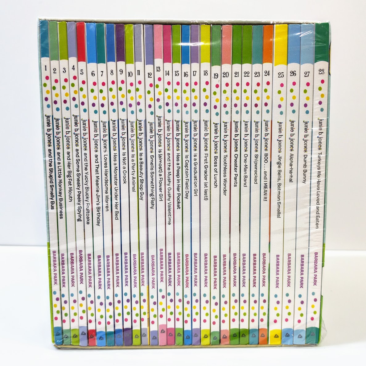 Junie B. Jones Books in a Bus 28-Book Boxed Set: The Complete Collection: Books 1-28   朱妮瓊斯 兒童英文 小說讀物橋樑章節 B364 